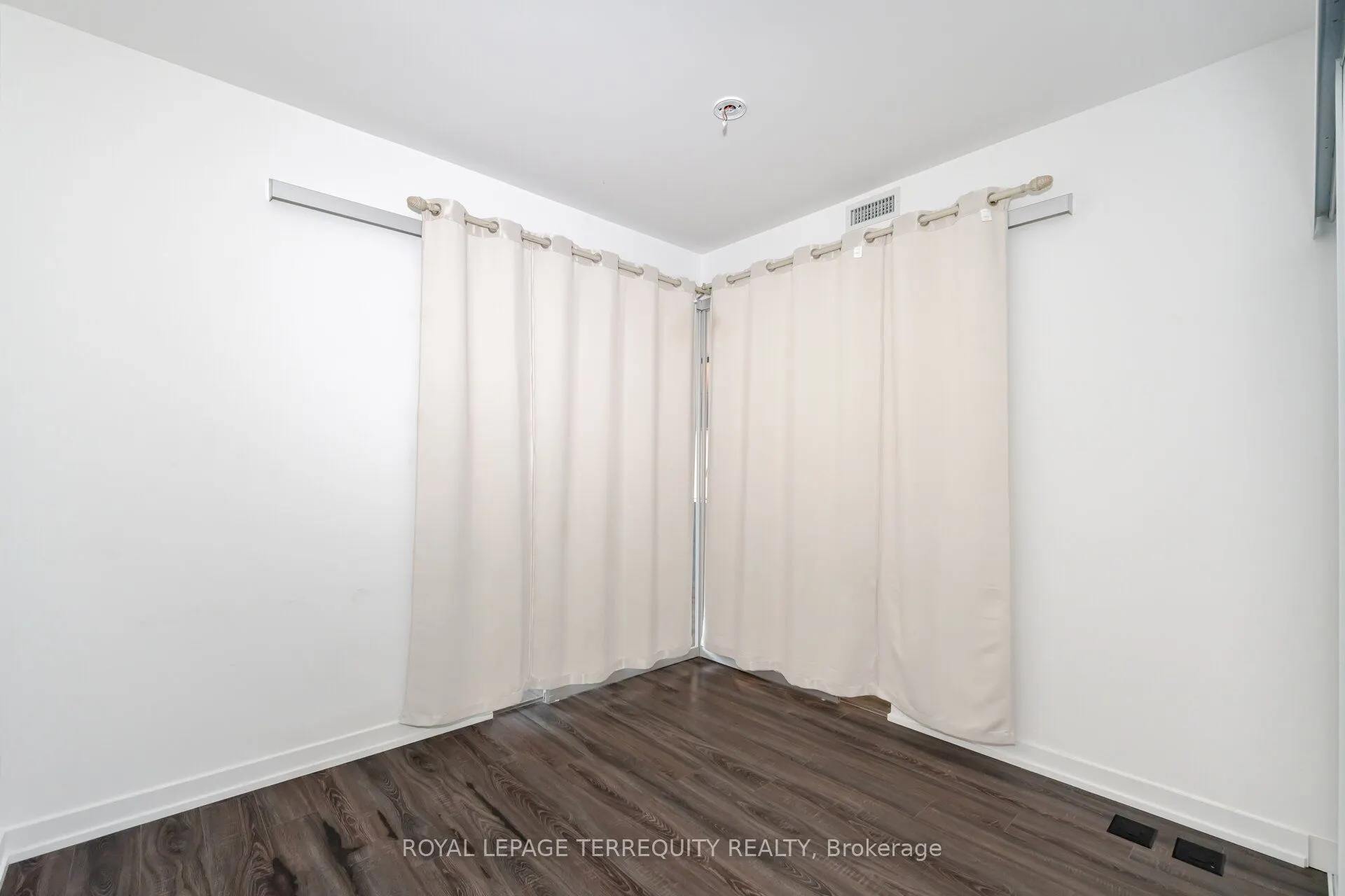 20 Edward Street, #518
