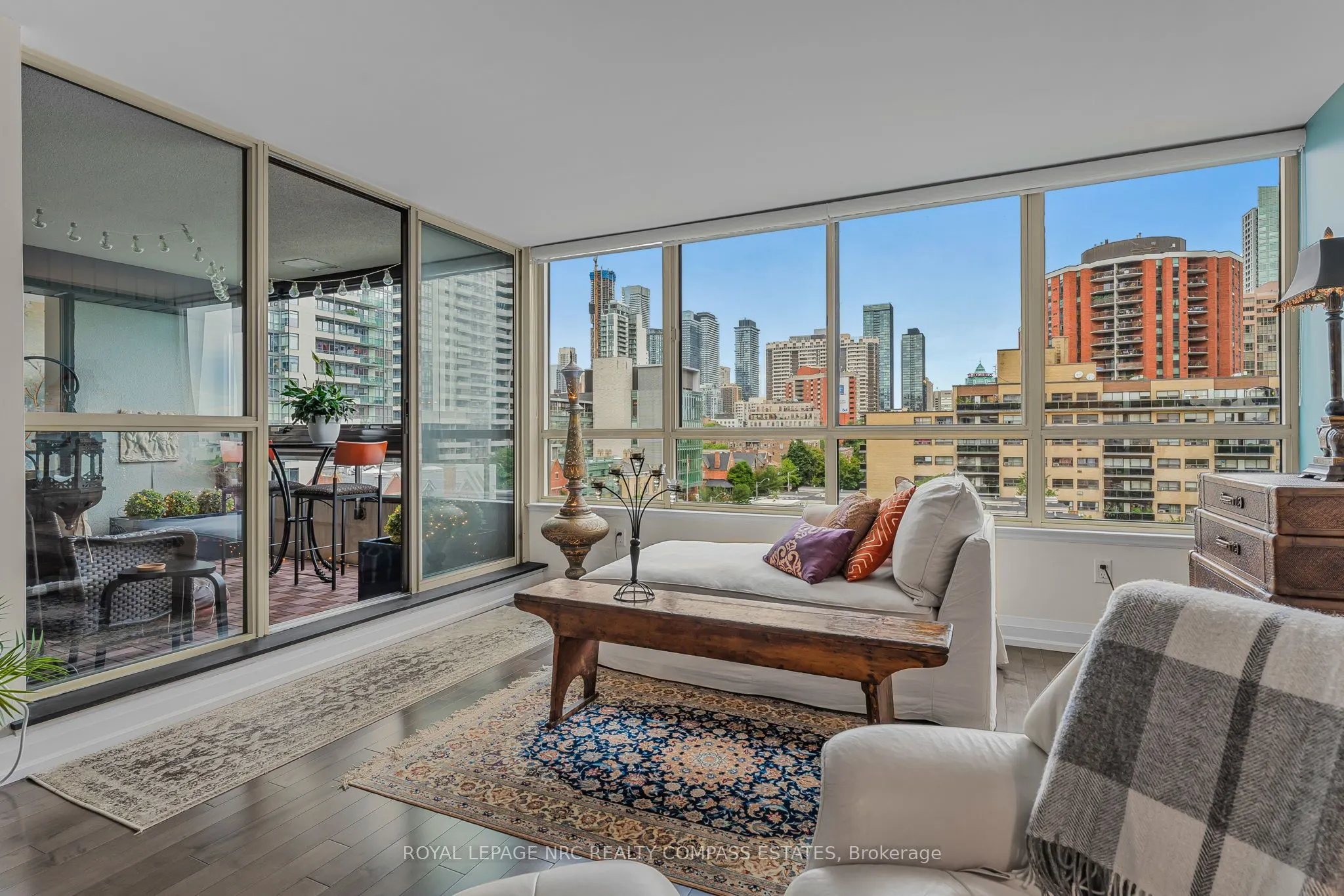 130 Carlton Street, #810
