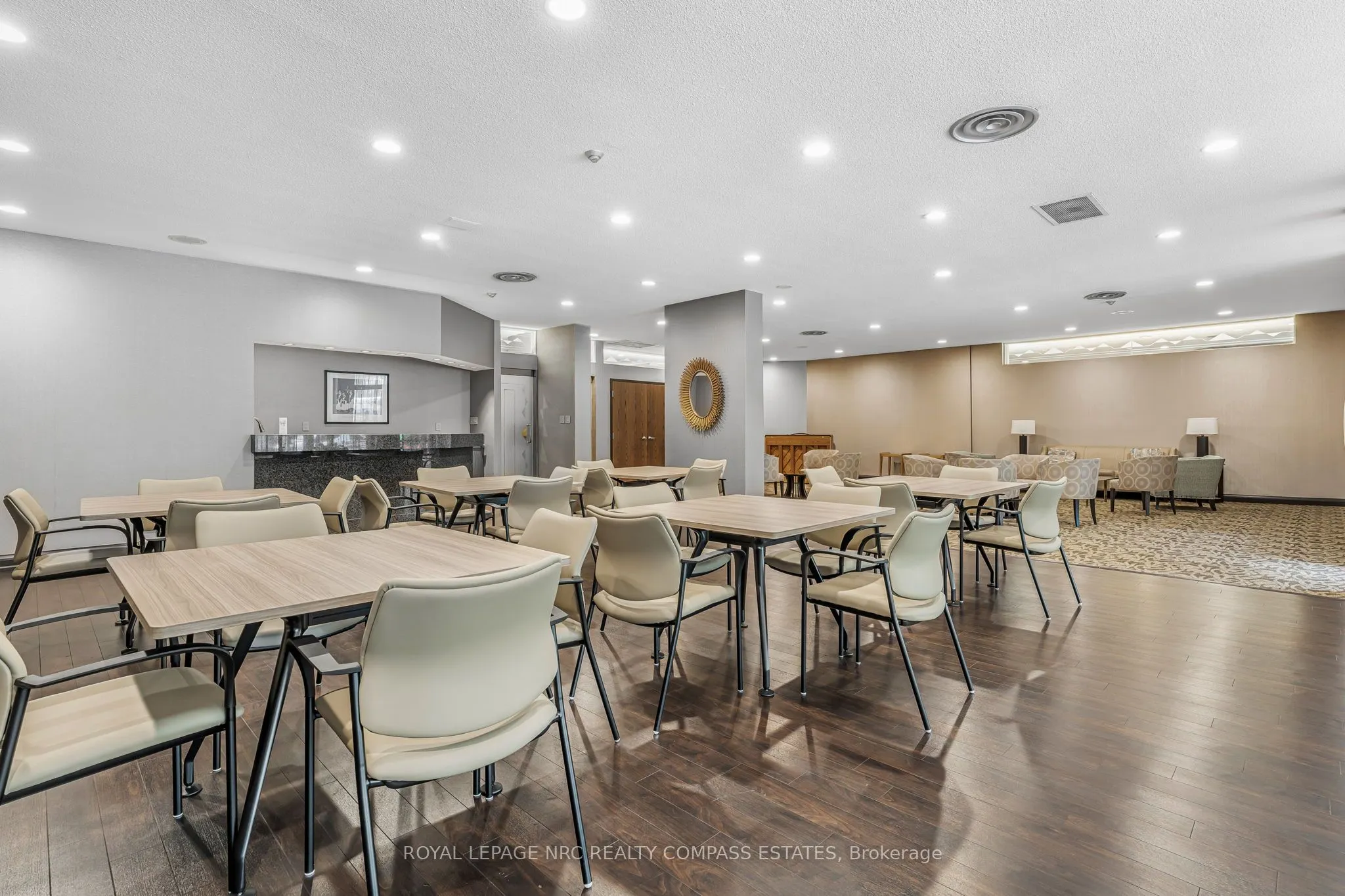 130 Carlton Street, #810