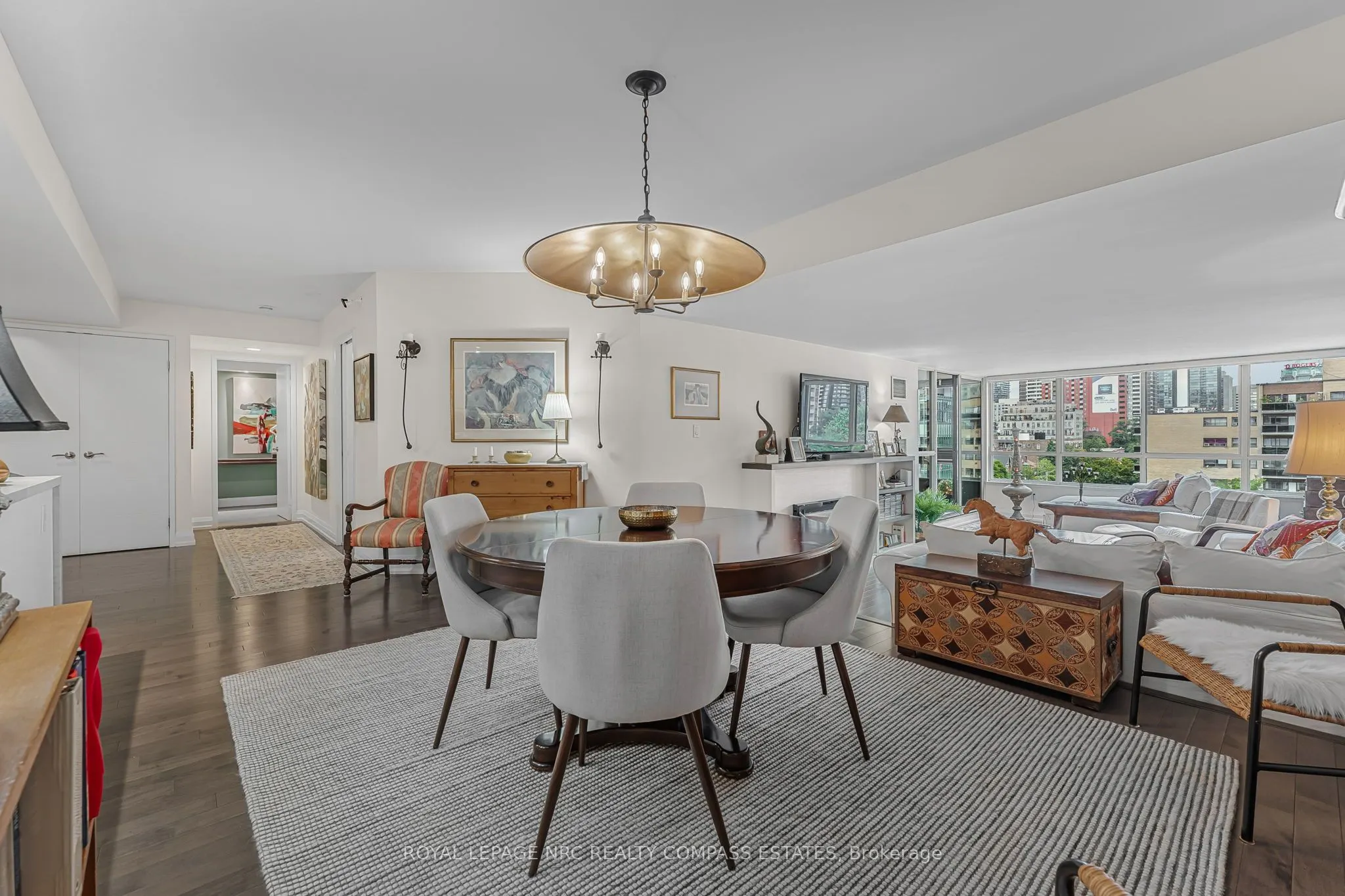 130 Carlton Street, #810