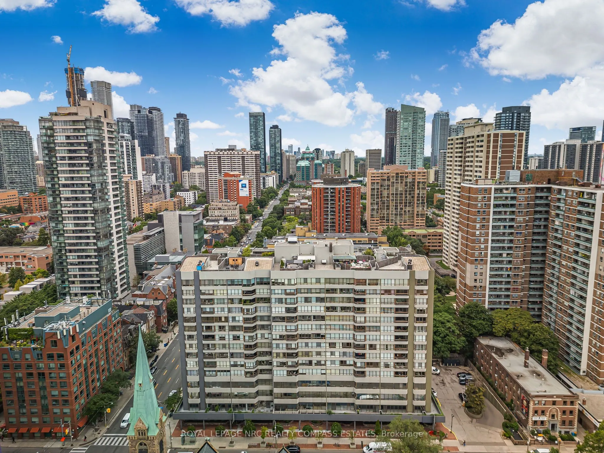 130 Carlton Street, #810