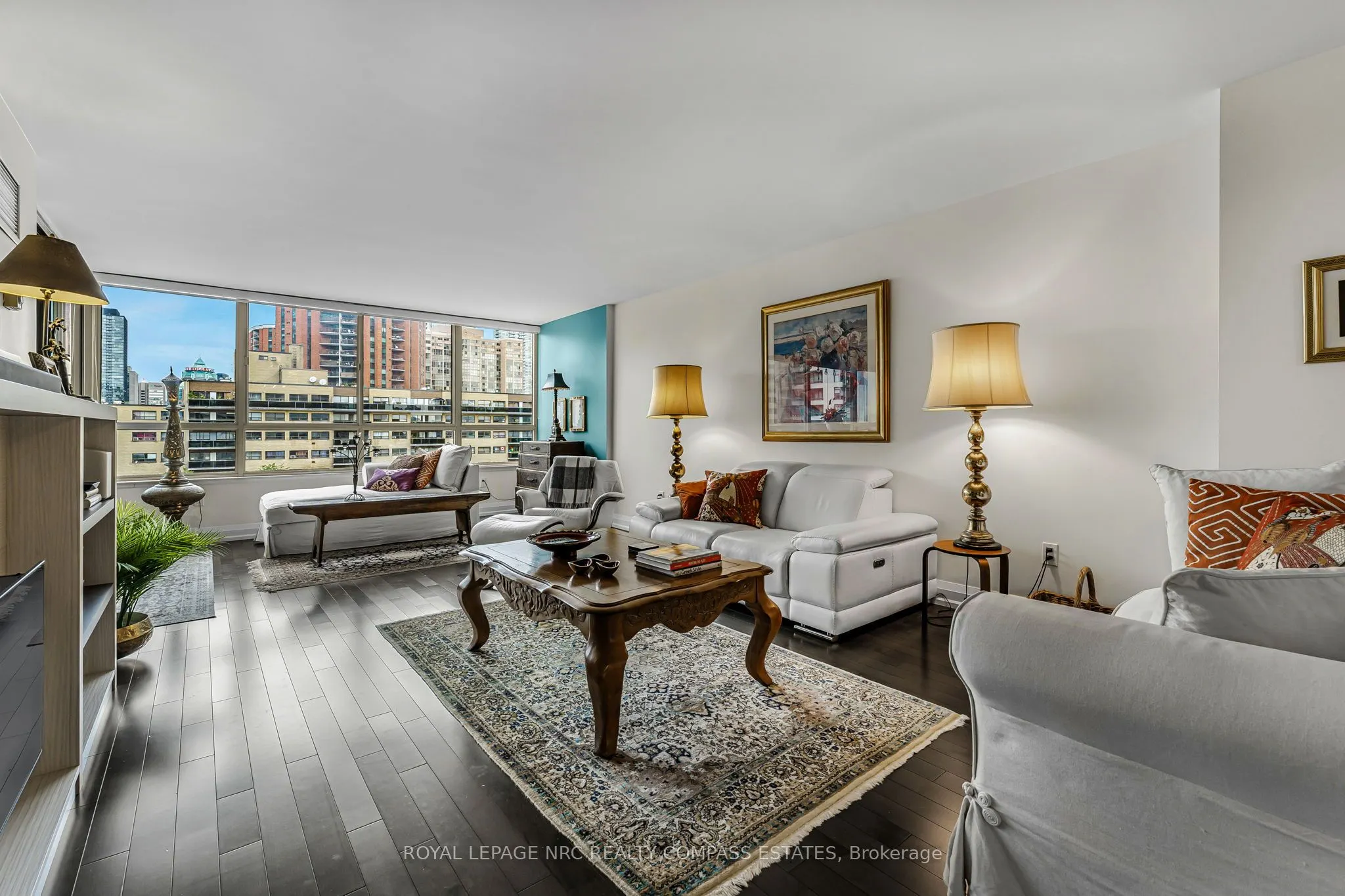 130 Carlton Street, #810