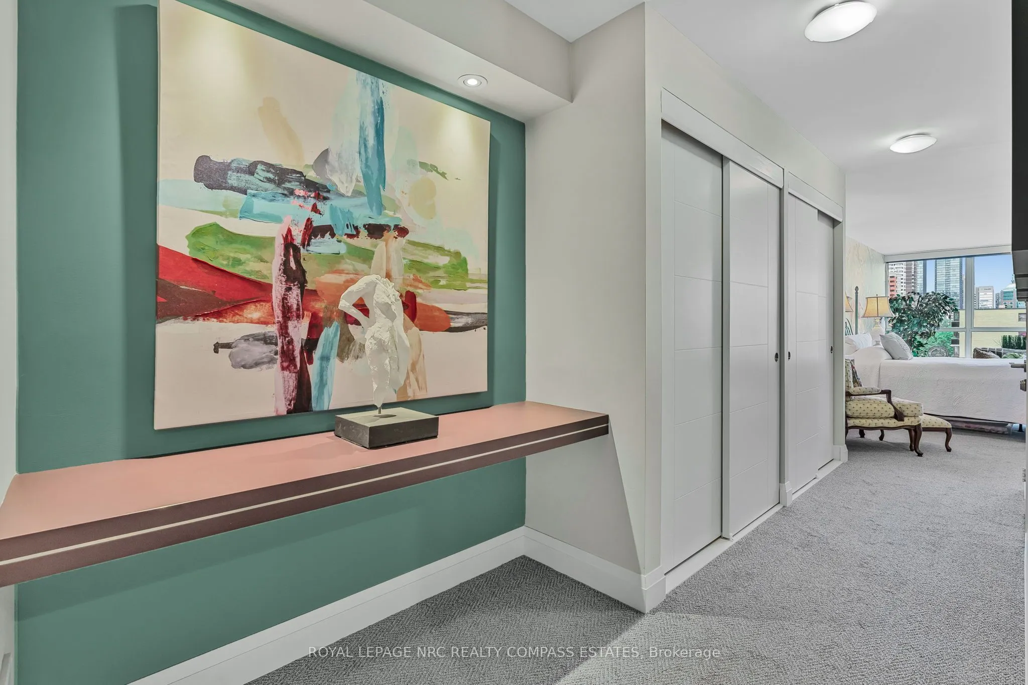 130 Carlton Street, #810