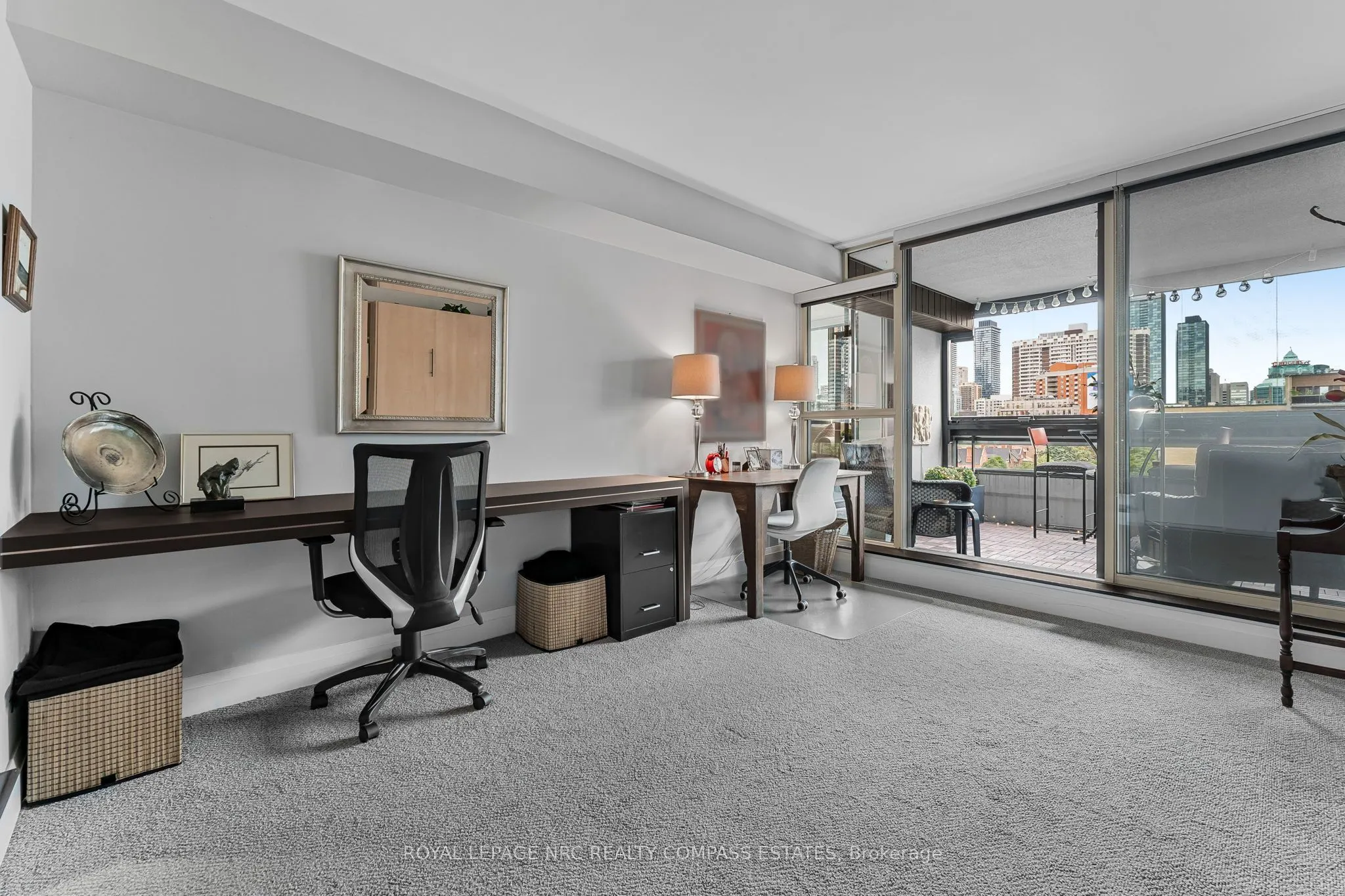130 Carlton Street, #810