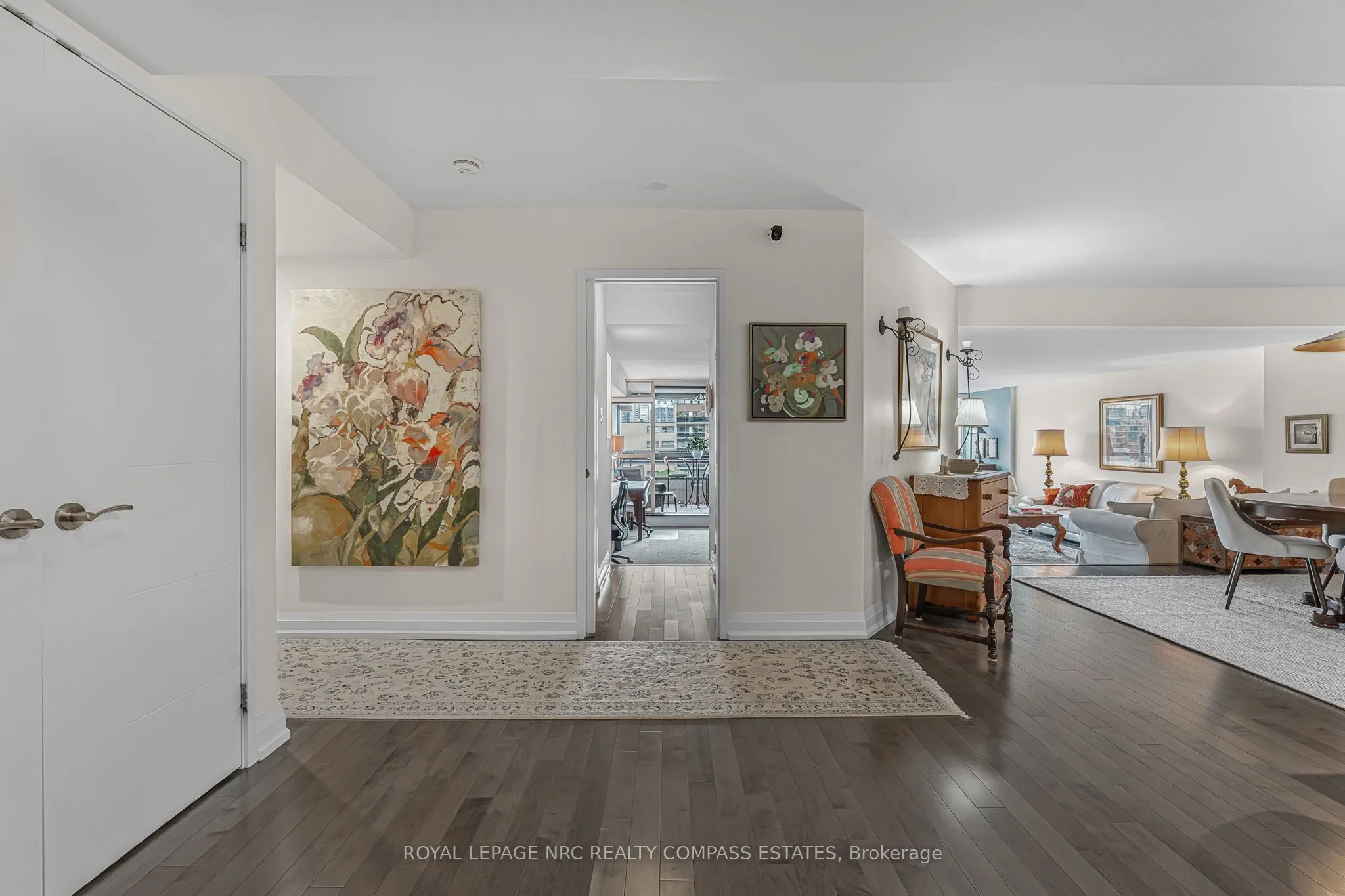 130 Carlton Street, #810