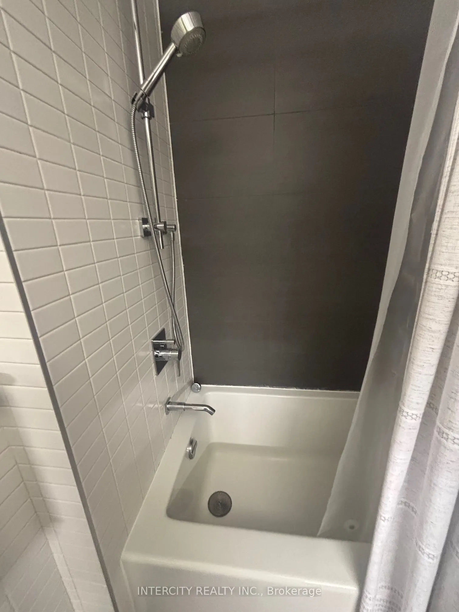 51 Trolley Crescent, #823