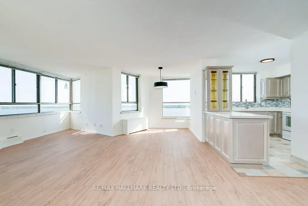 260 Queens Quay W, #1501