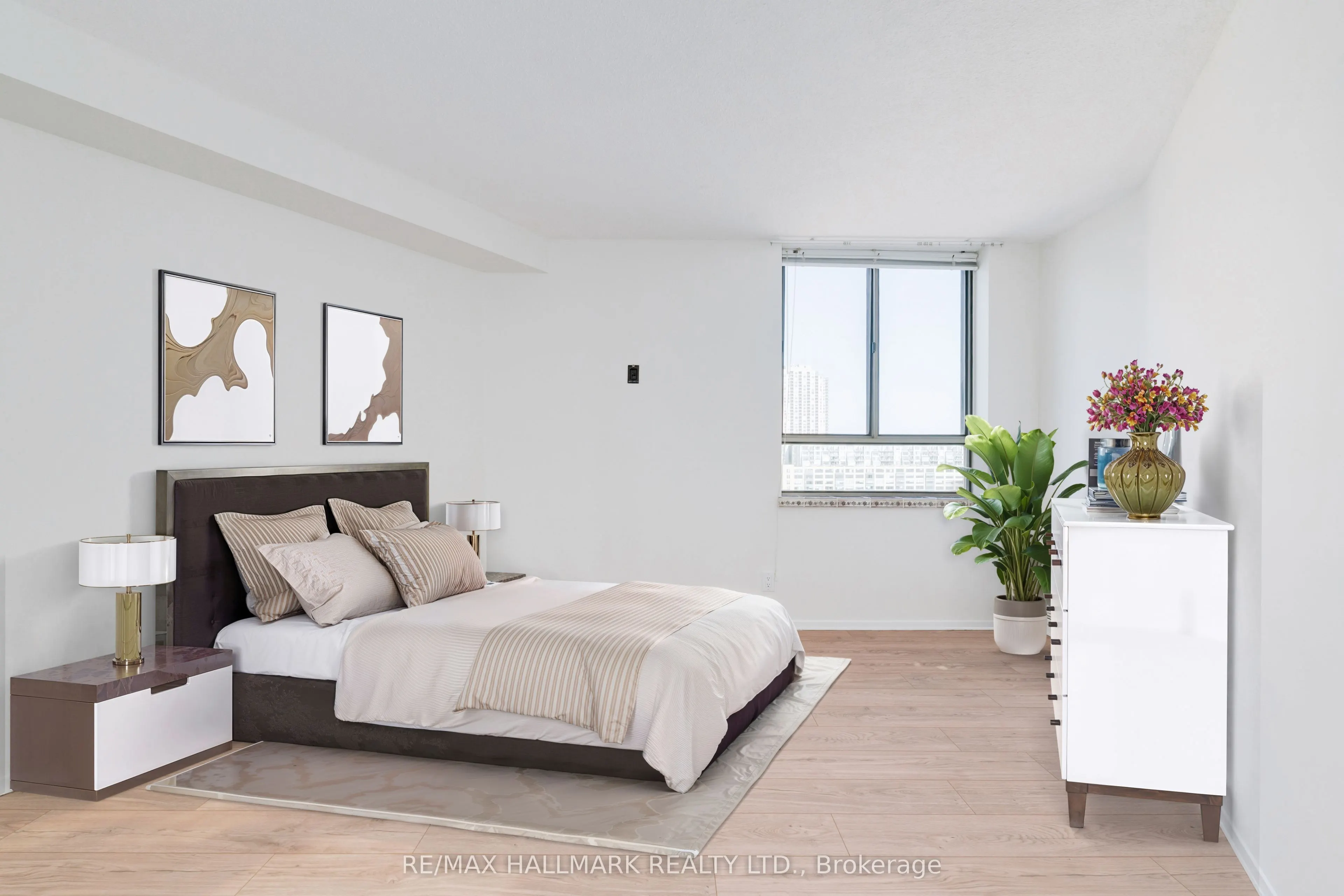 260 Queens Quay W, #1501