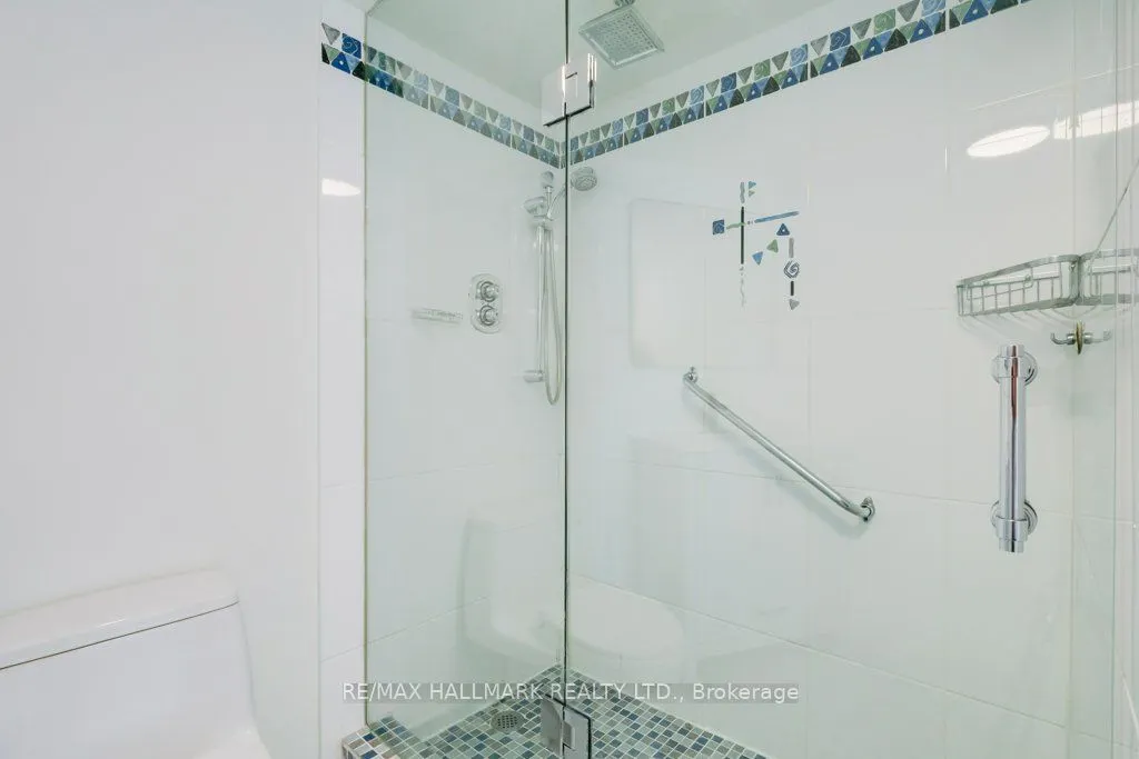 260 Queens Quay W, #1501