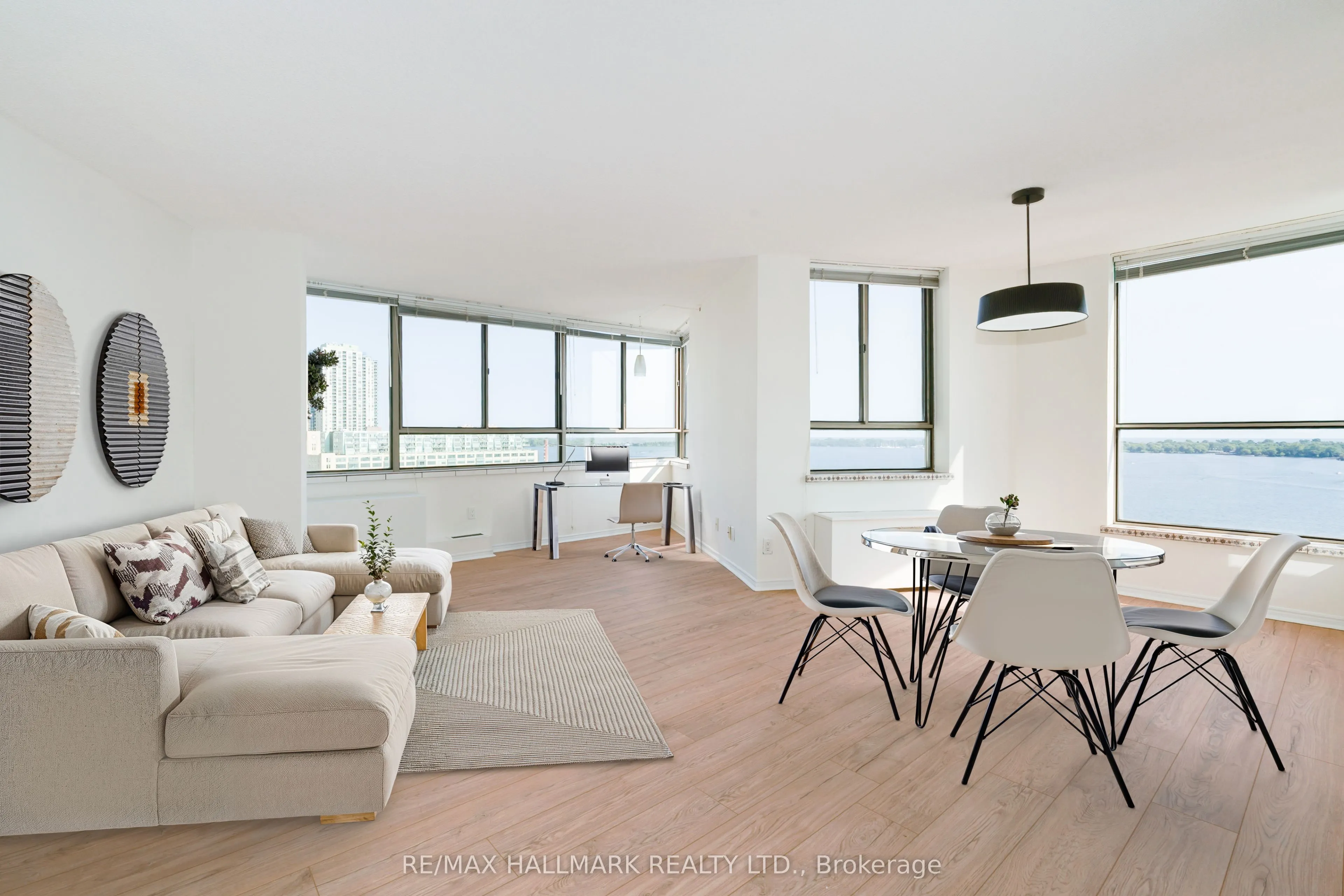 260 Queens Quay W, #1501