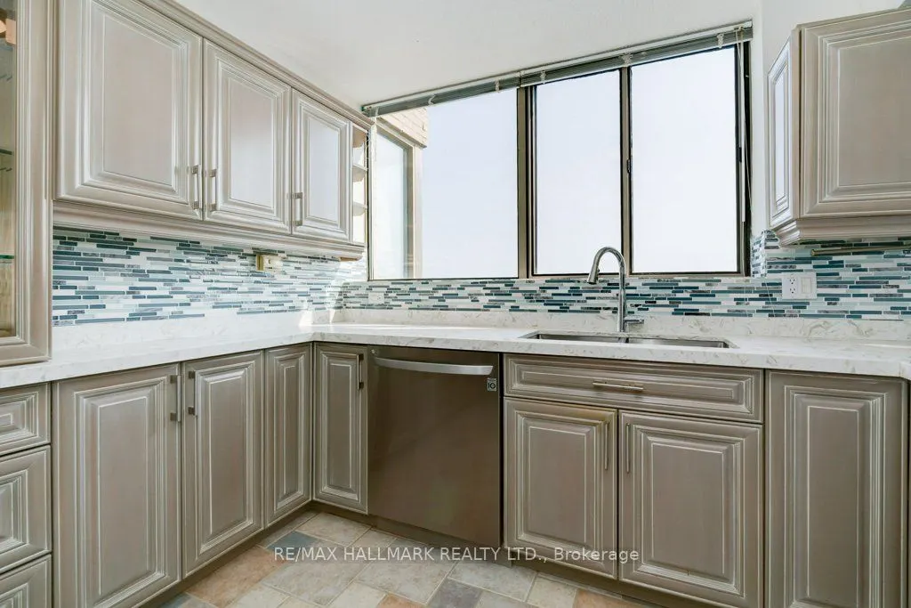 260 Queens Quay W, #1501