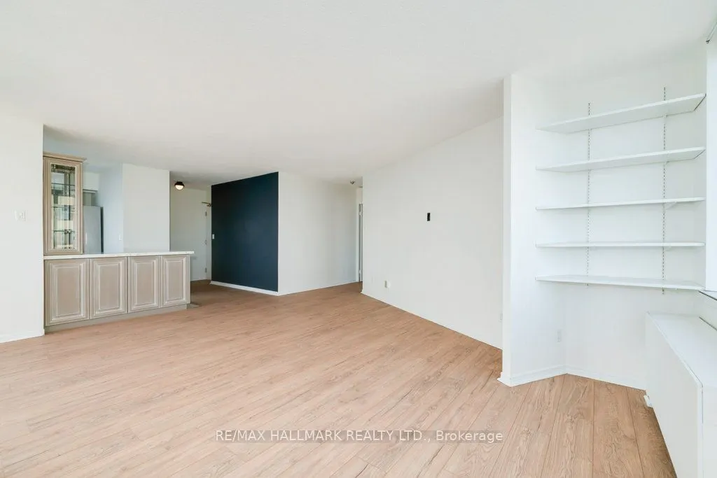 260 Queens Quay W, #1501