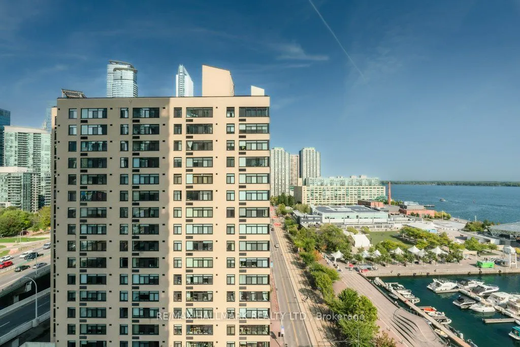 260 Queens Quay W, #1501