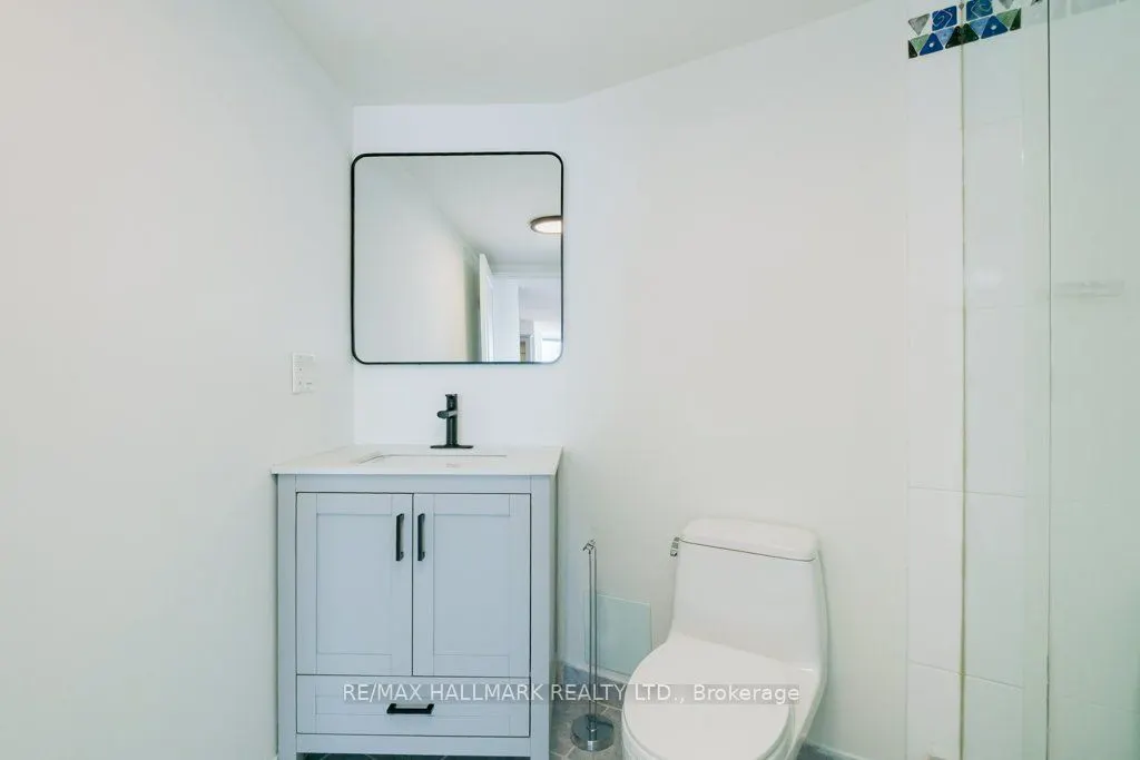 260 Queens Quay W, #1501