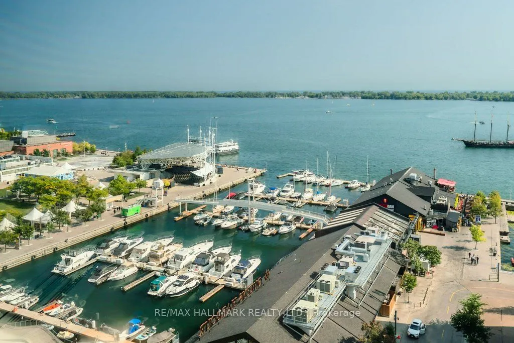 260 Queens Quay W, #1501