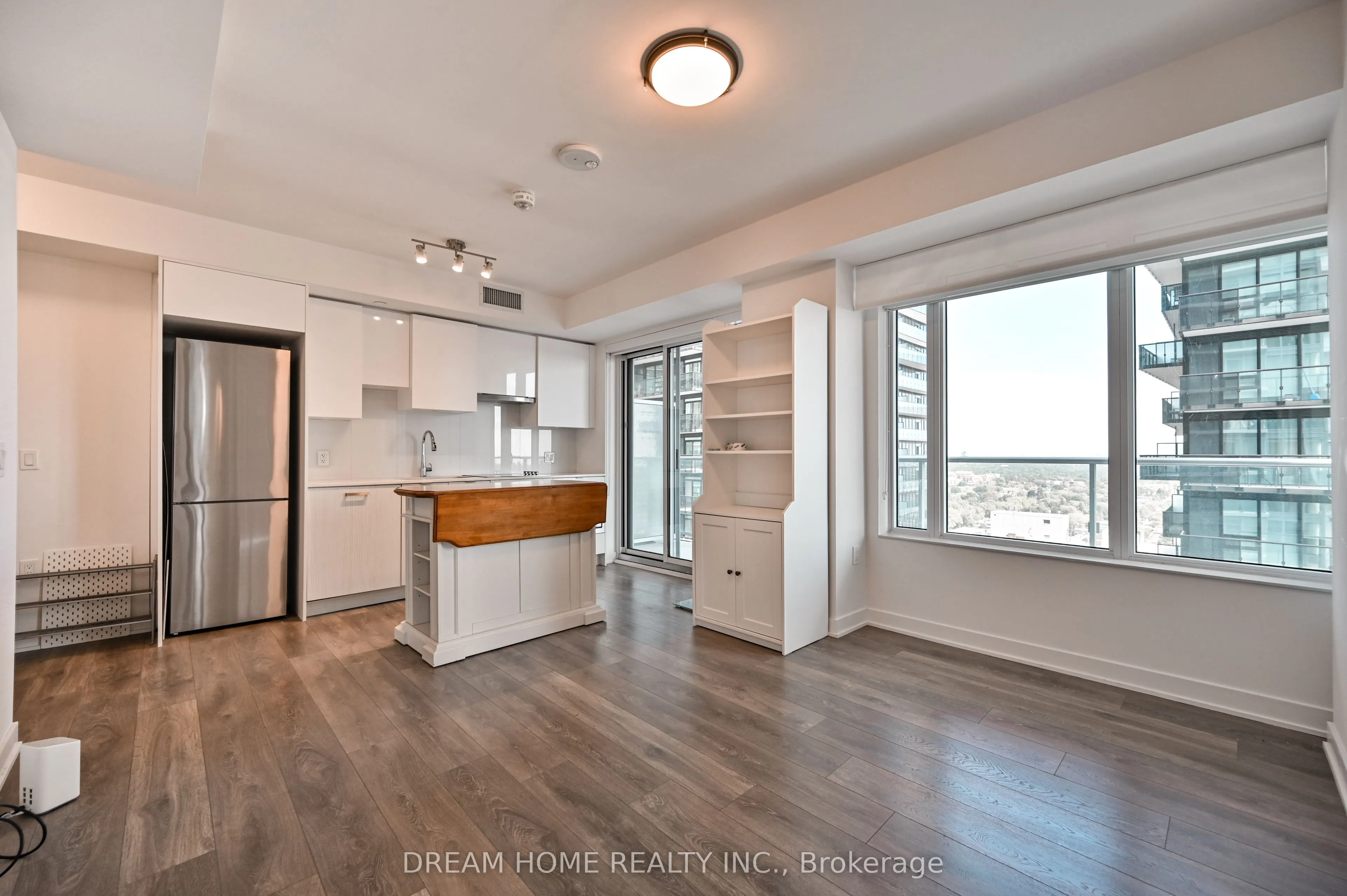 195 Redpath Avenue, #2404