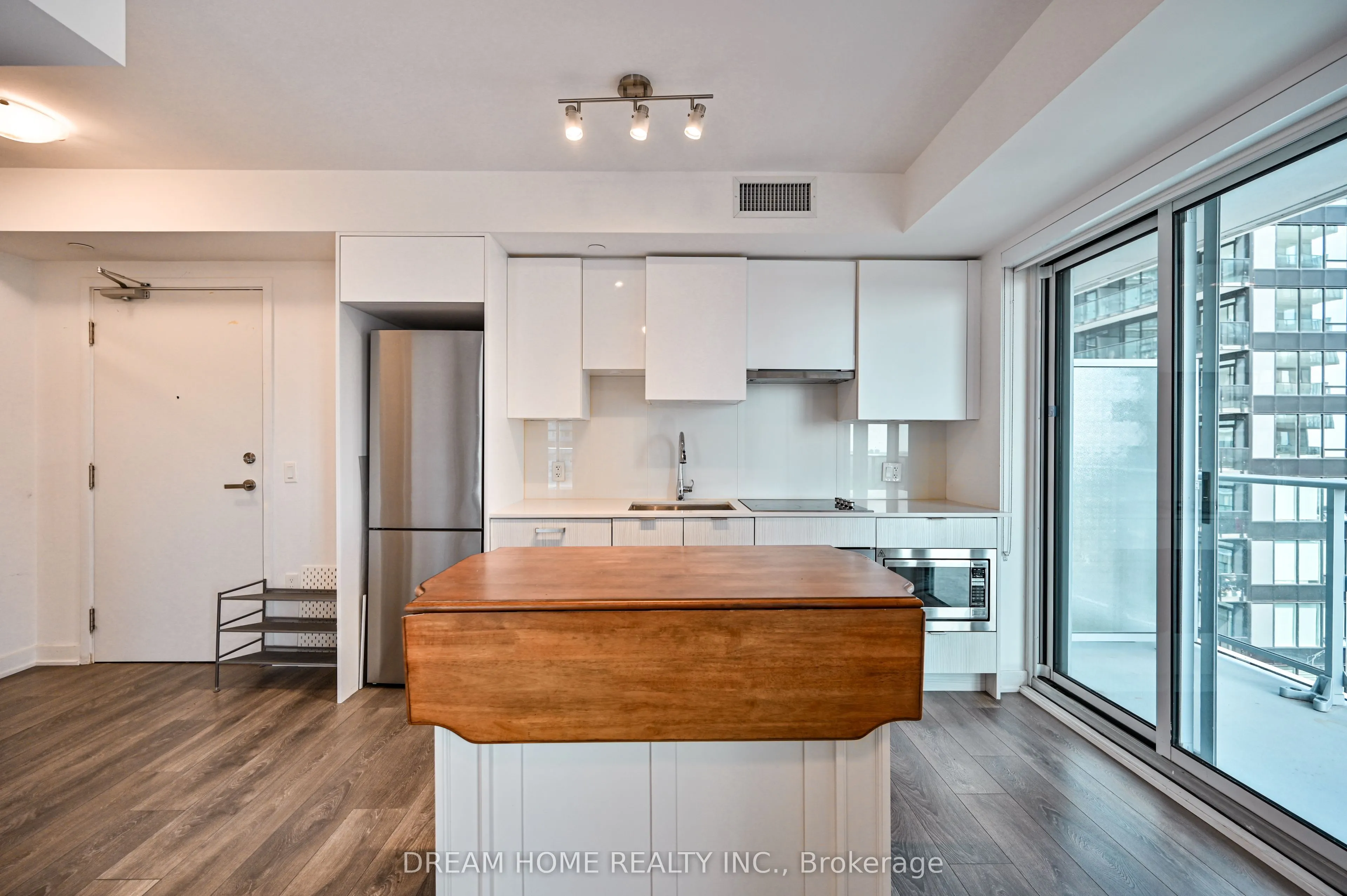 195 Redpath Avenue, #2404
