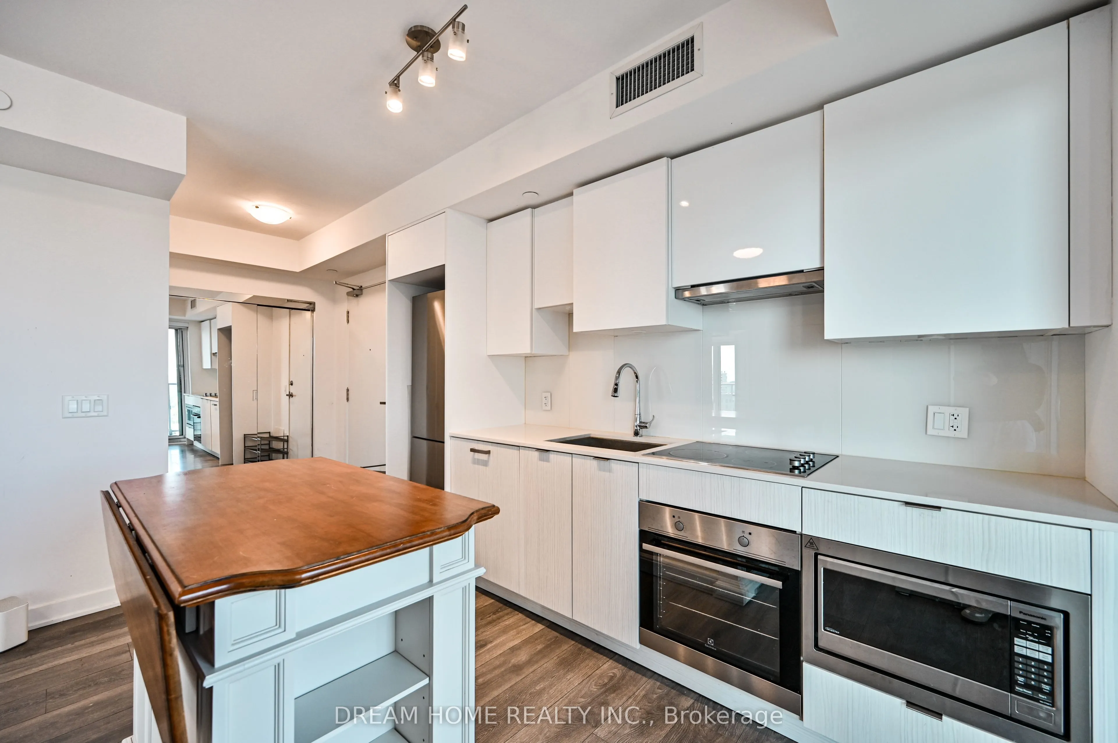 195 Redpath Avenue, #2404