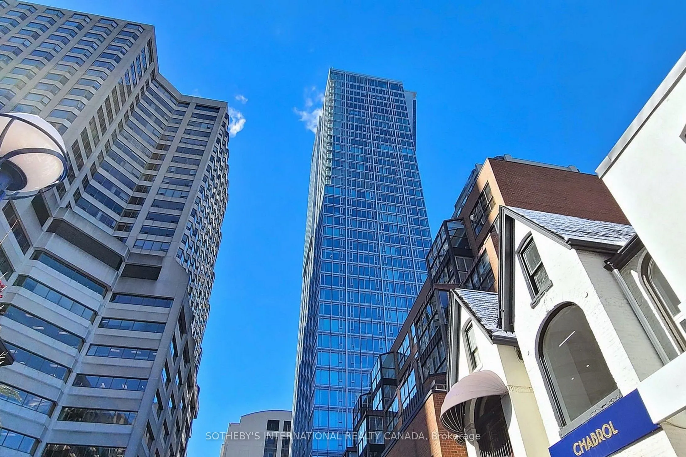 188 Cumberland Street, #2404