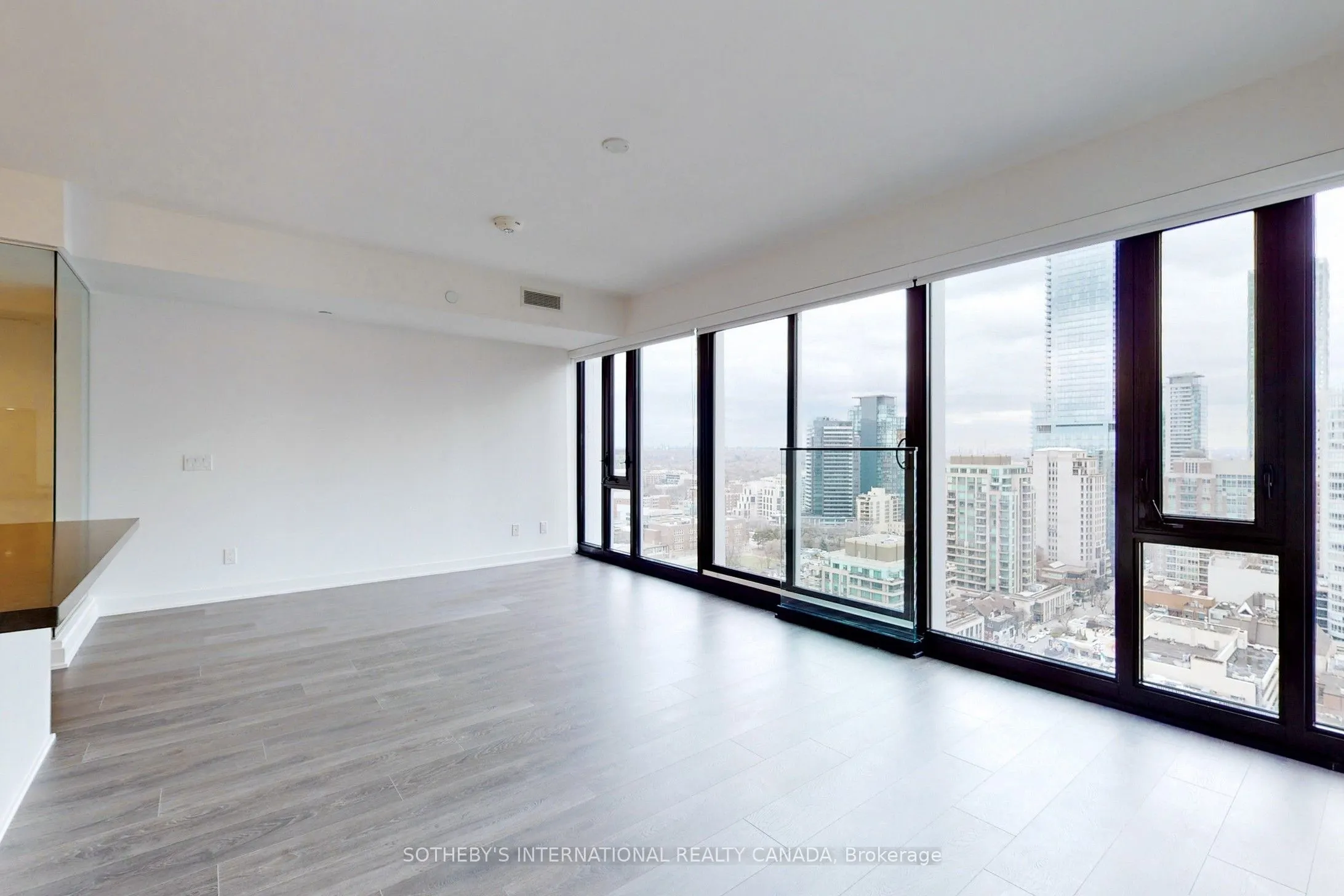 188 Cumberland Street, #2404