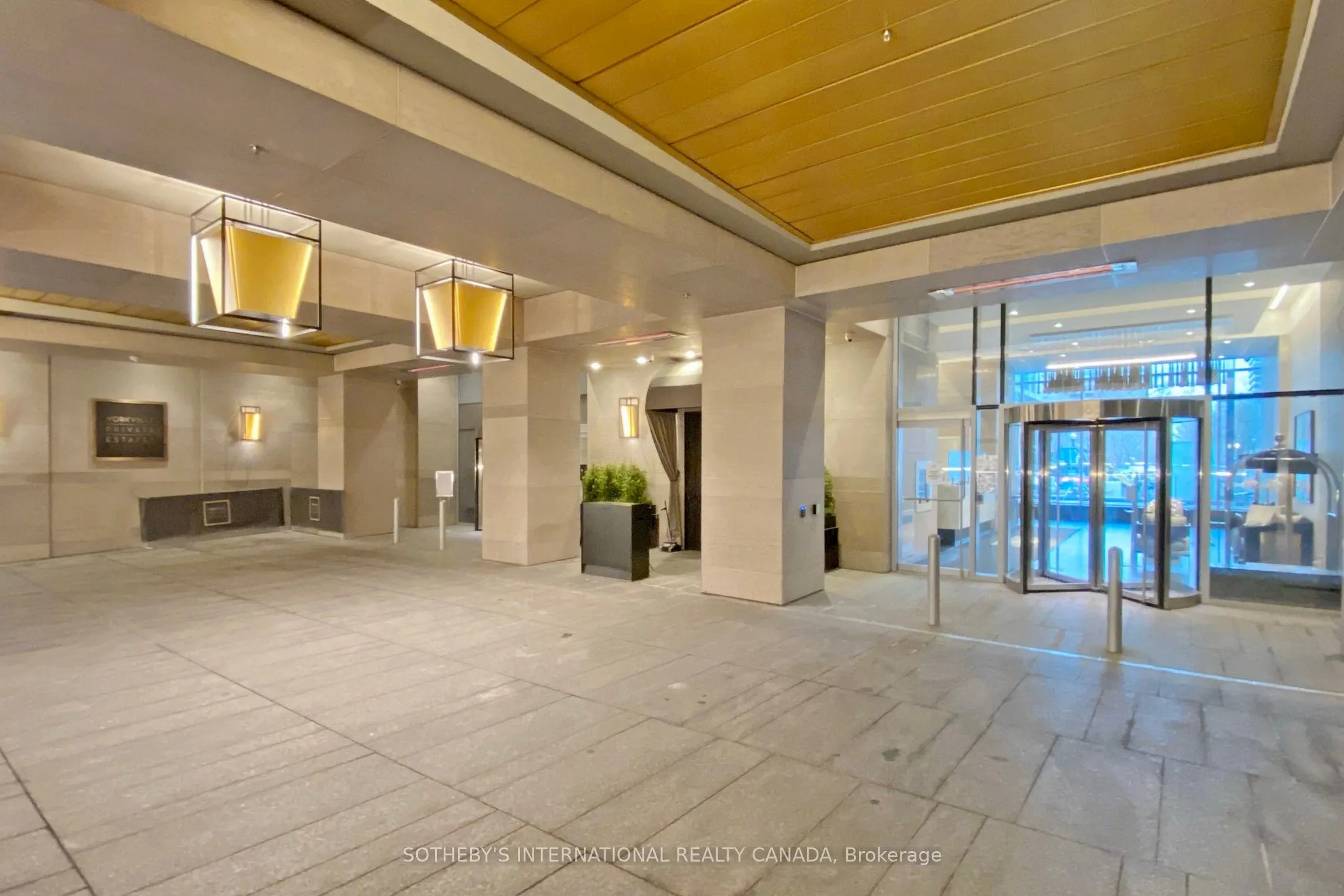 188 Cumberland Street, #2404