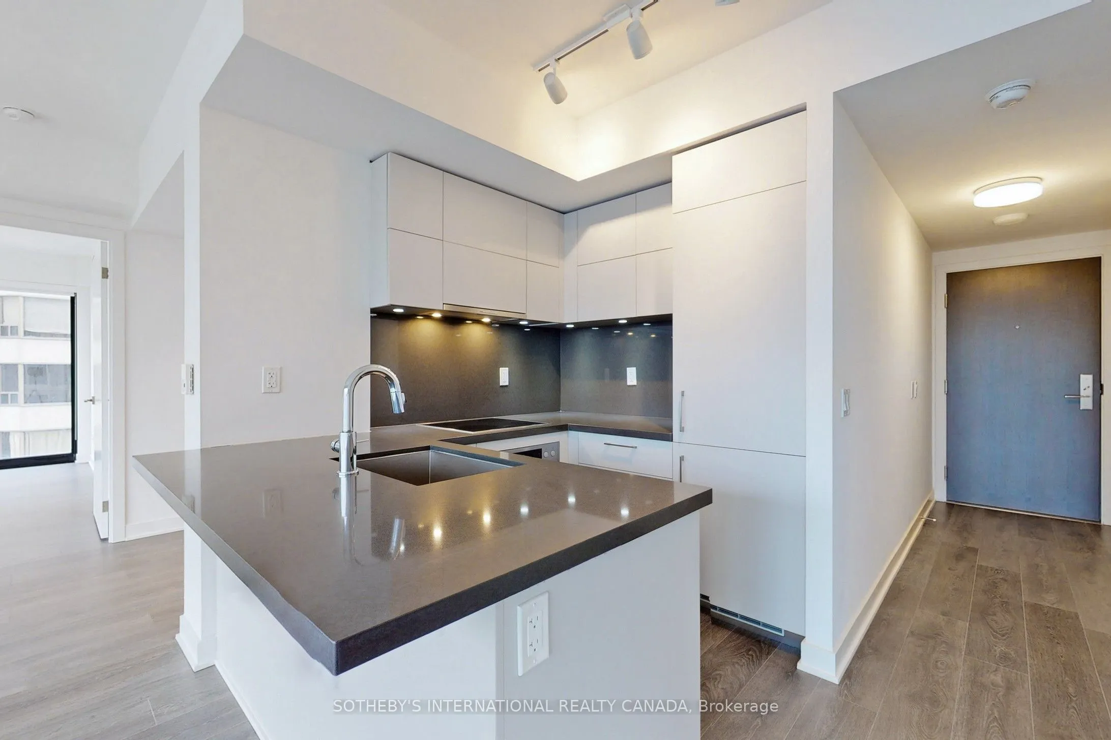 188 Cumberland Street, #2404