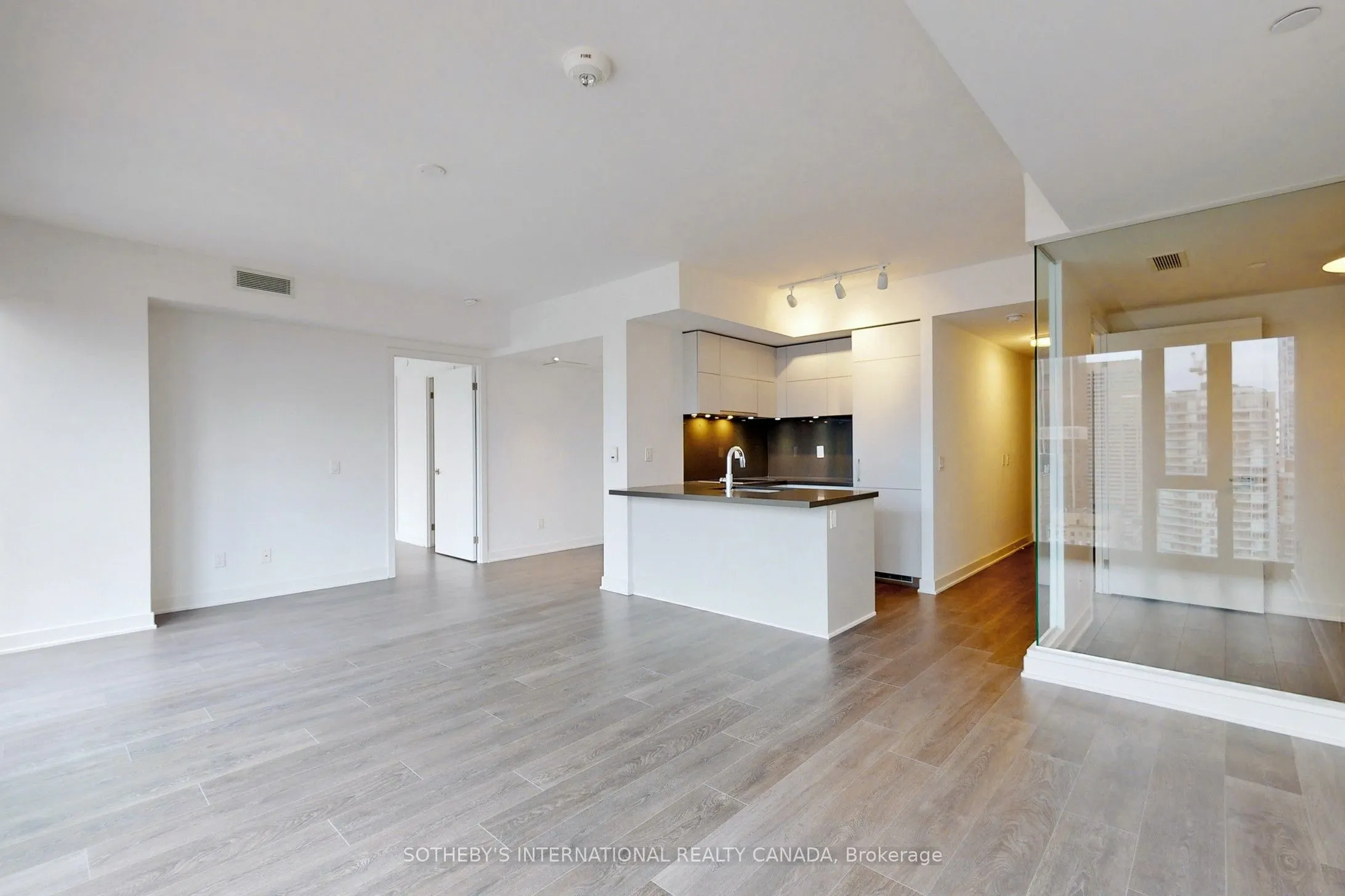 188 Cumberland Street, #2404