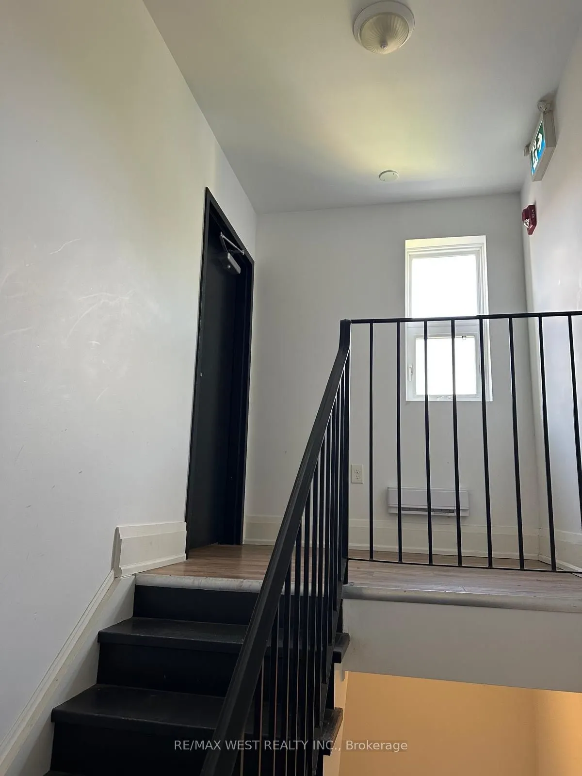 398 College Street, #3