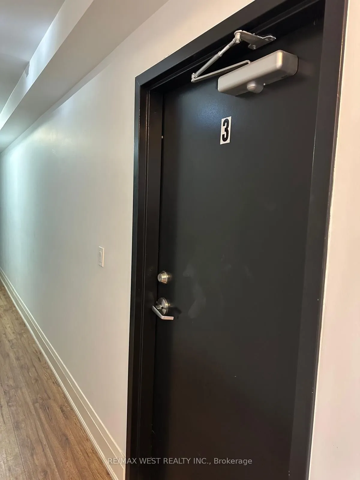398 College Street, #3