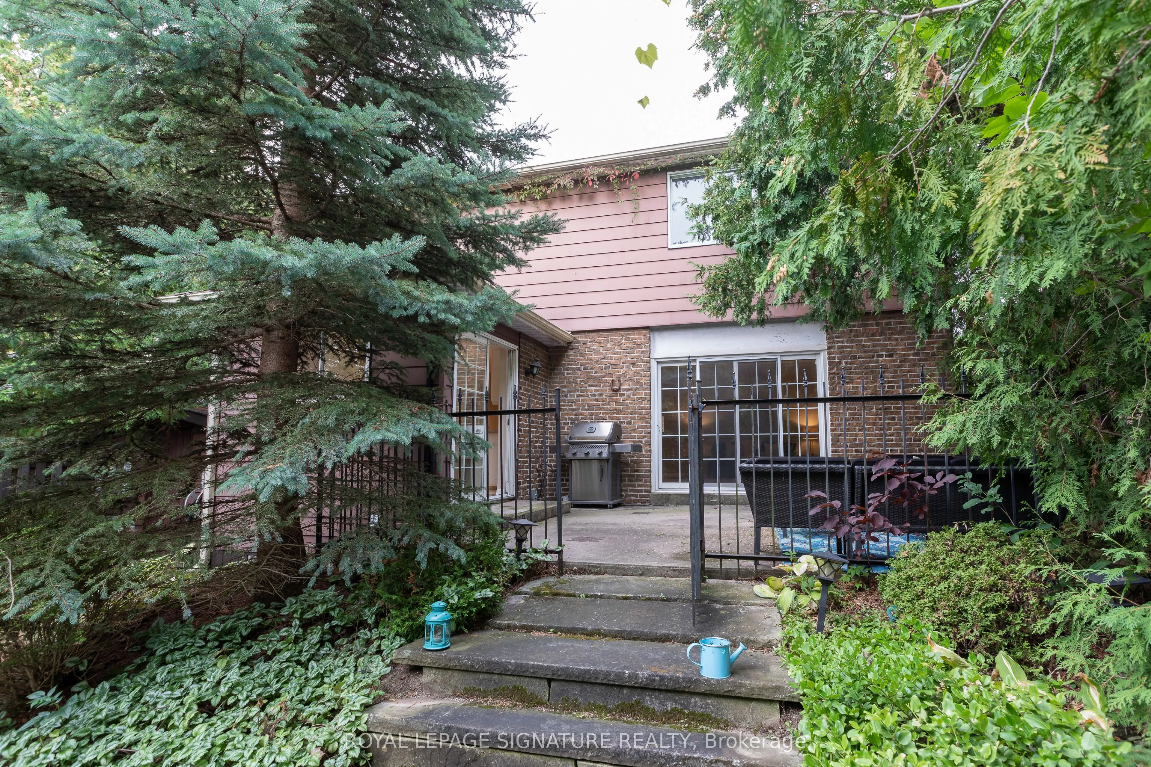 7 Willowood Court