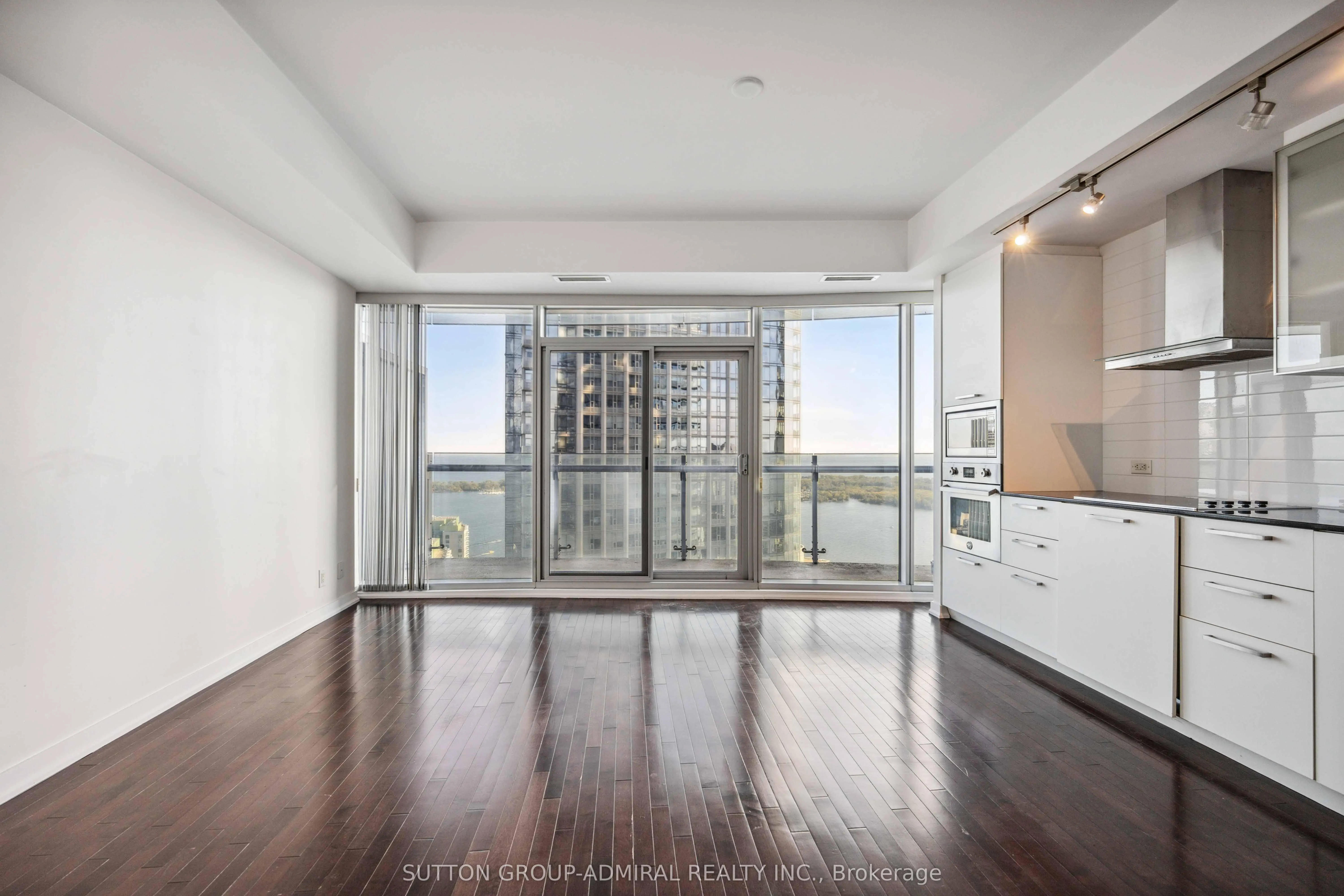 14 York Street, #4704