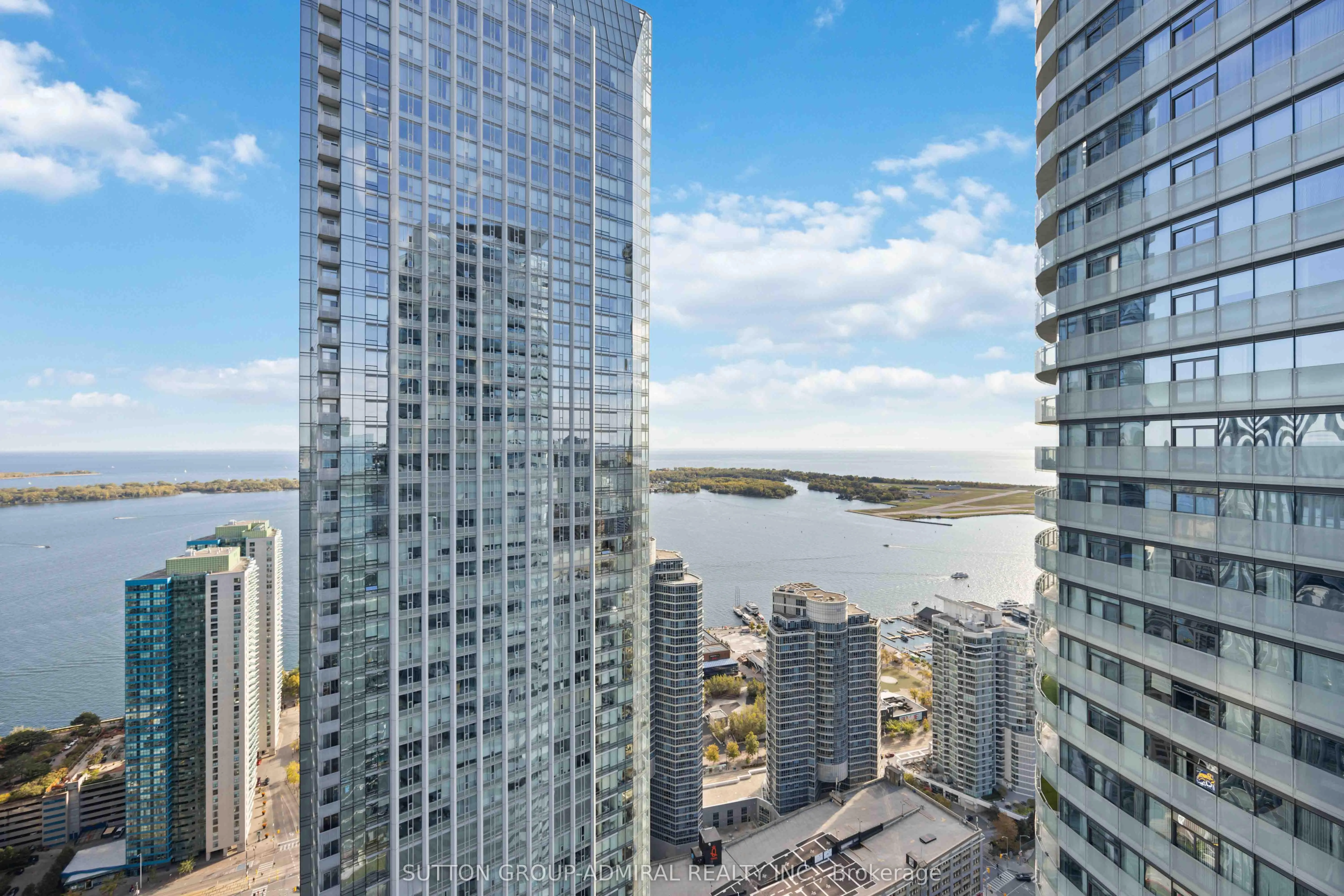 14 York Street, #4704