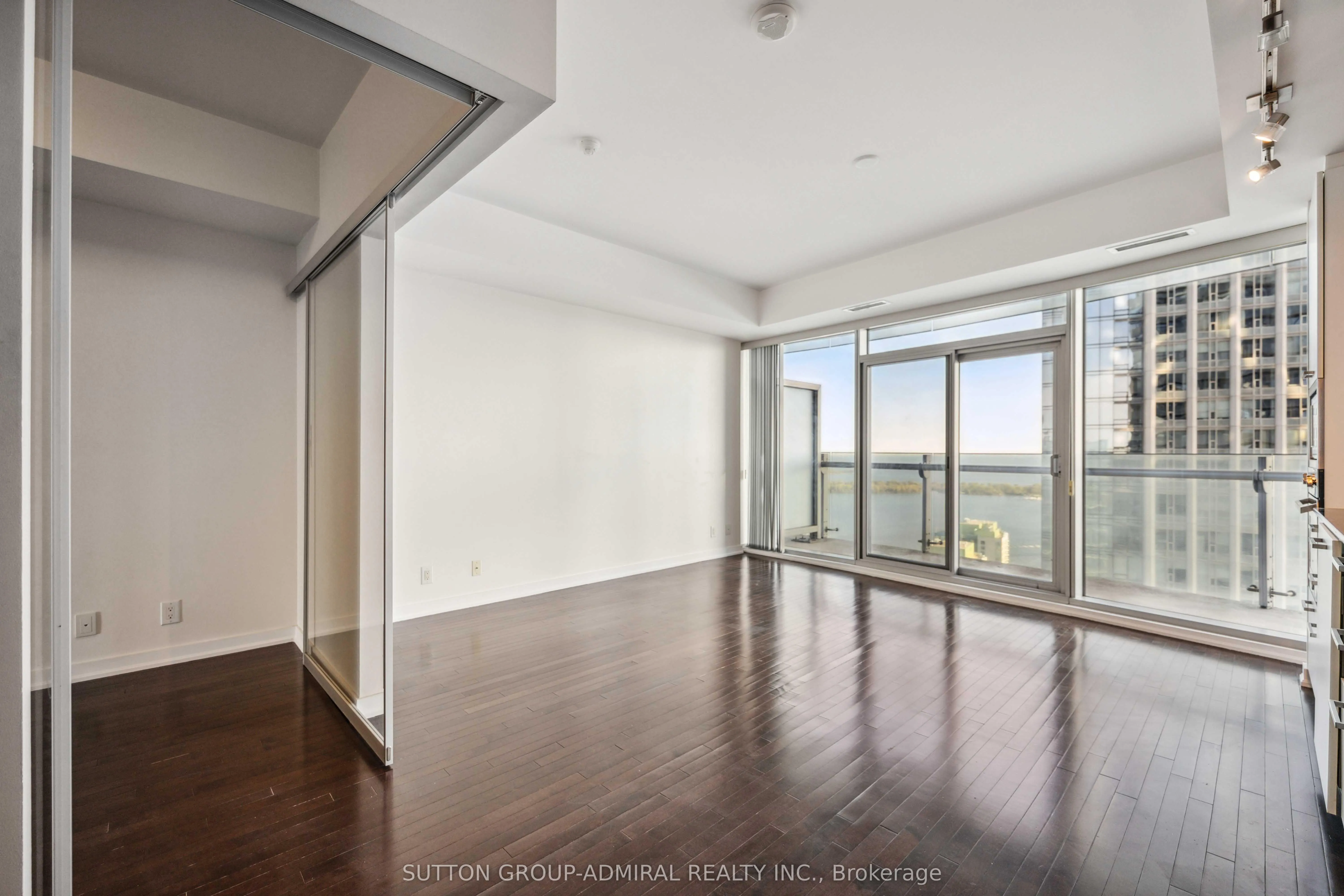 14 York Street, #4704