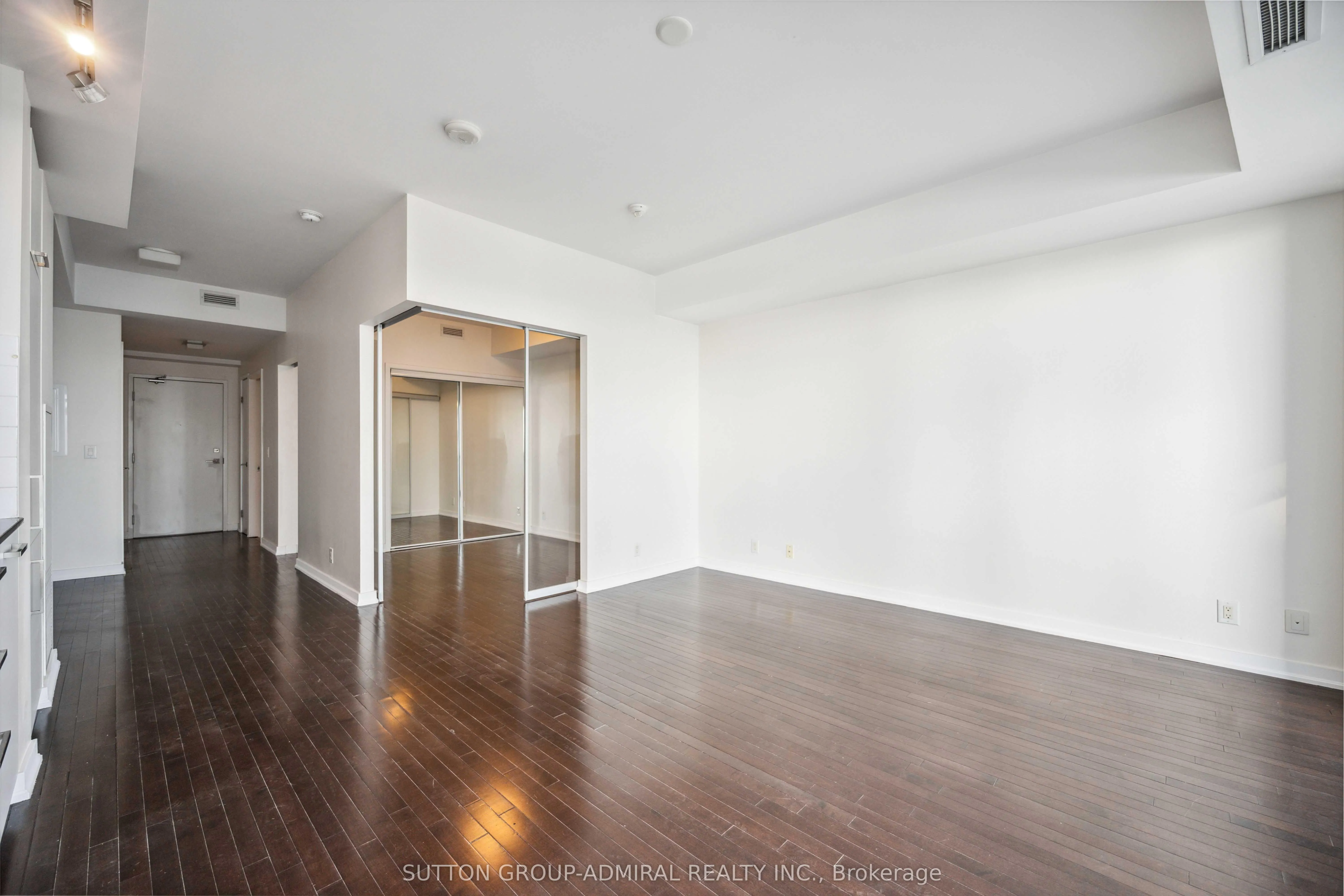 14 York Street, #4704