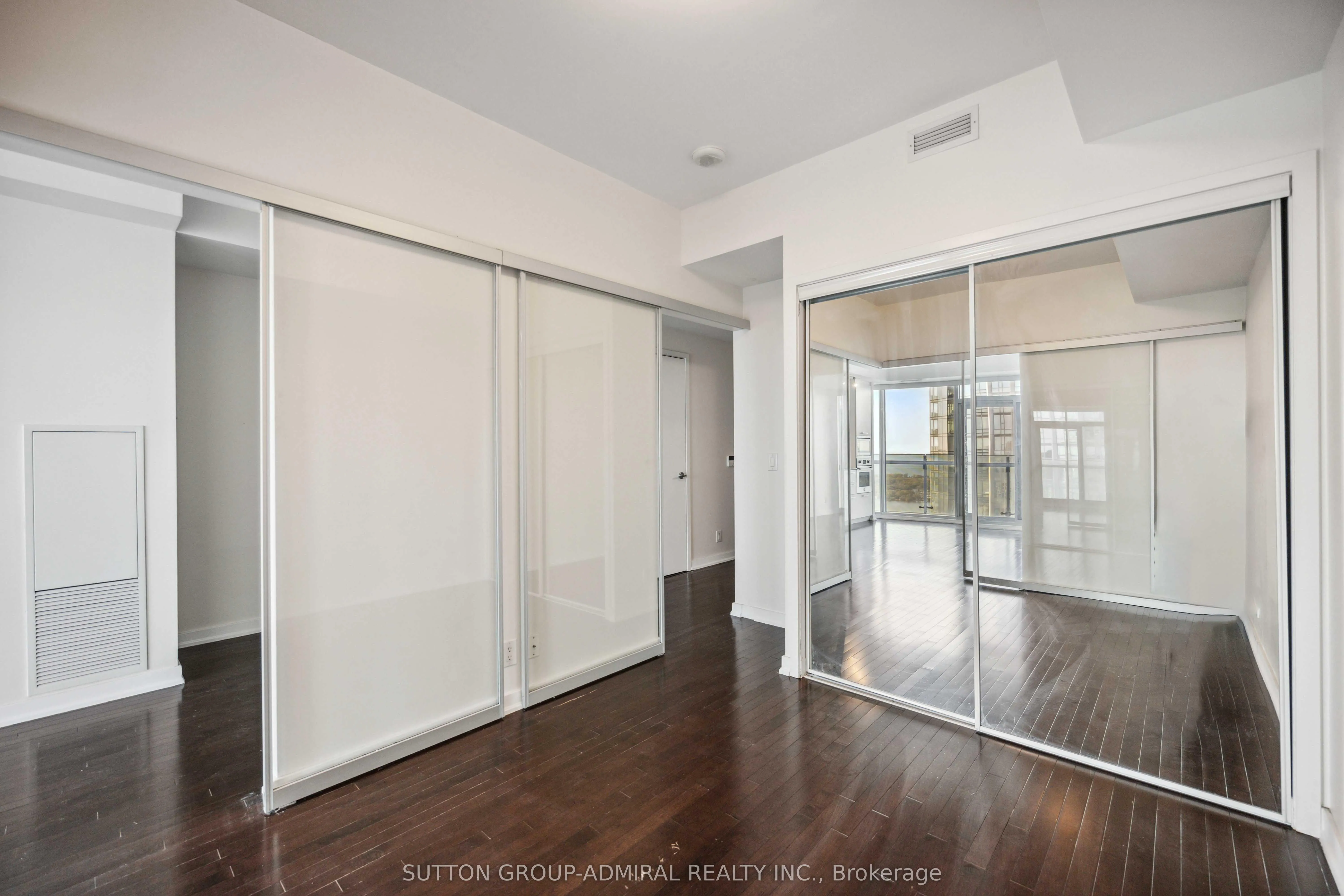 14 York Street, #4704