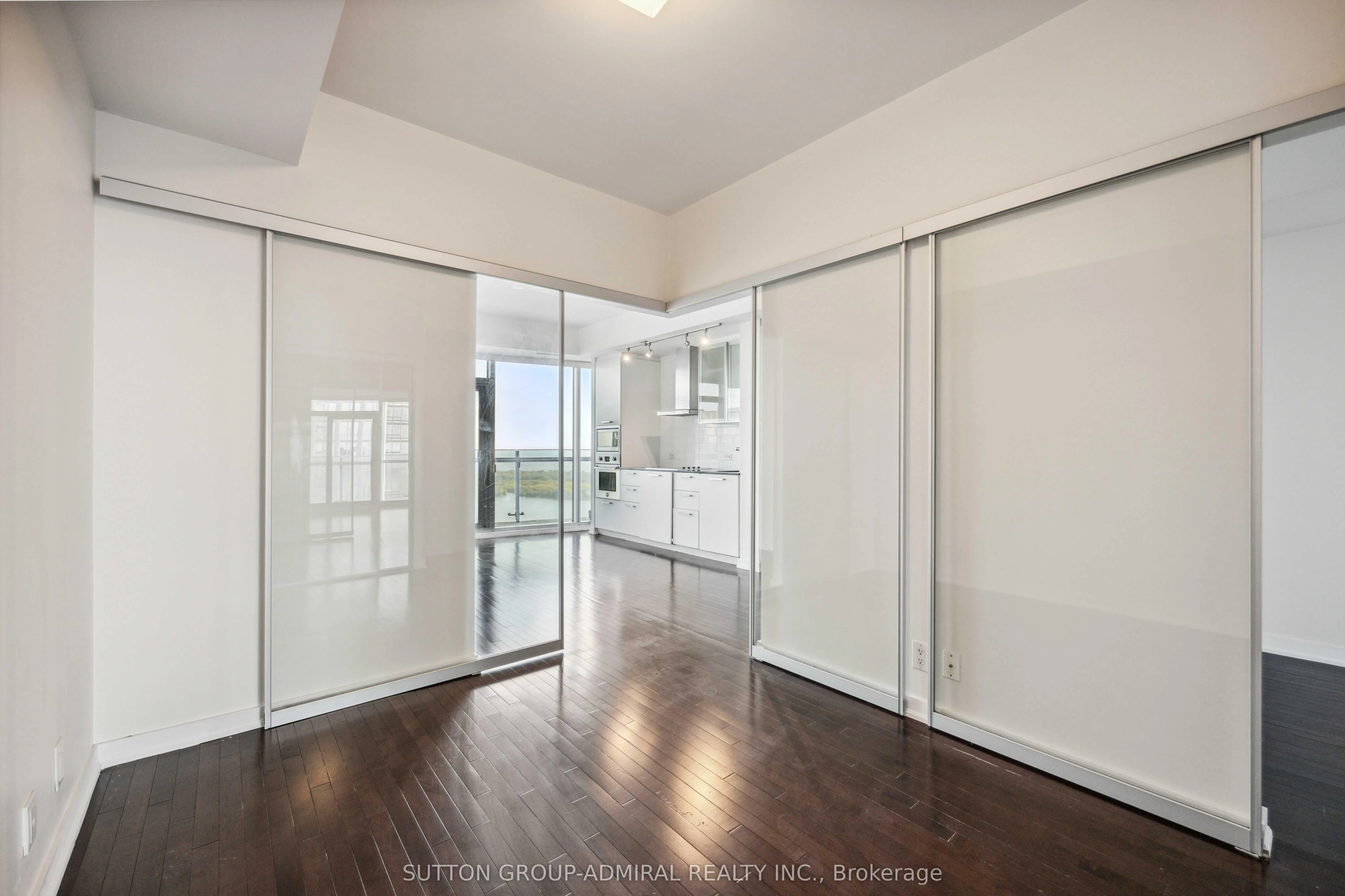 14 York Street, #4704