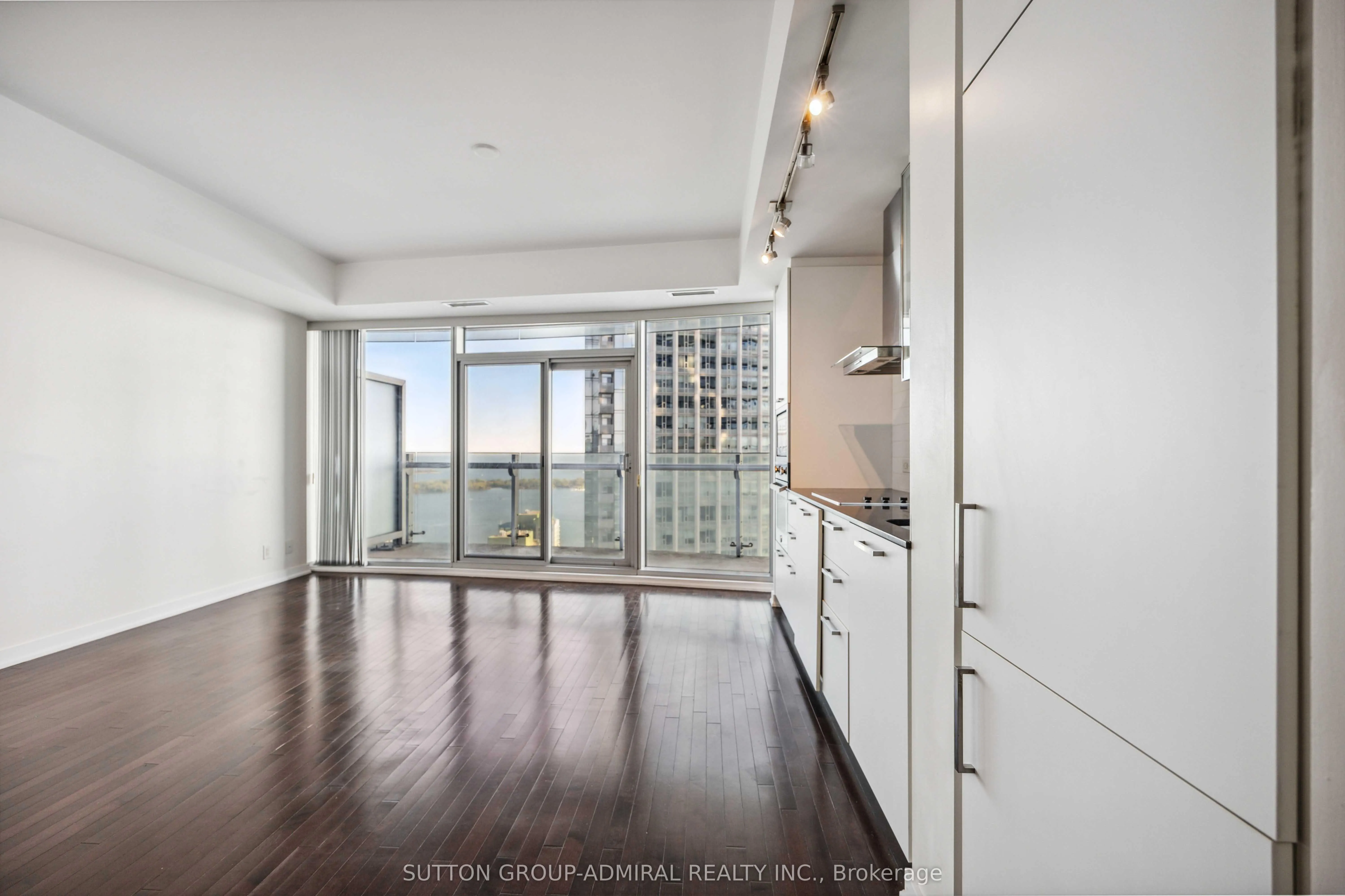 14 York Street, #4704