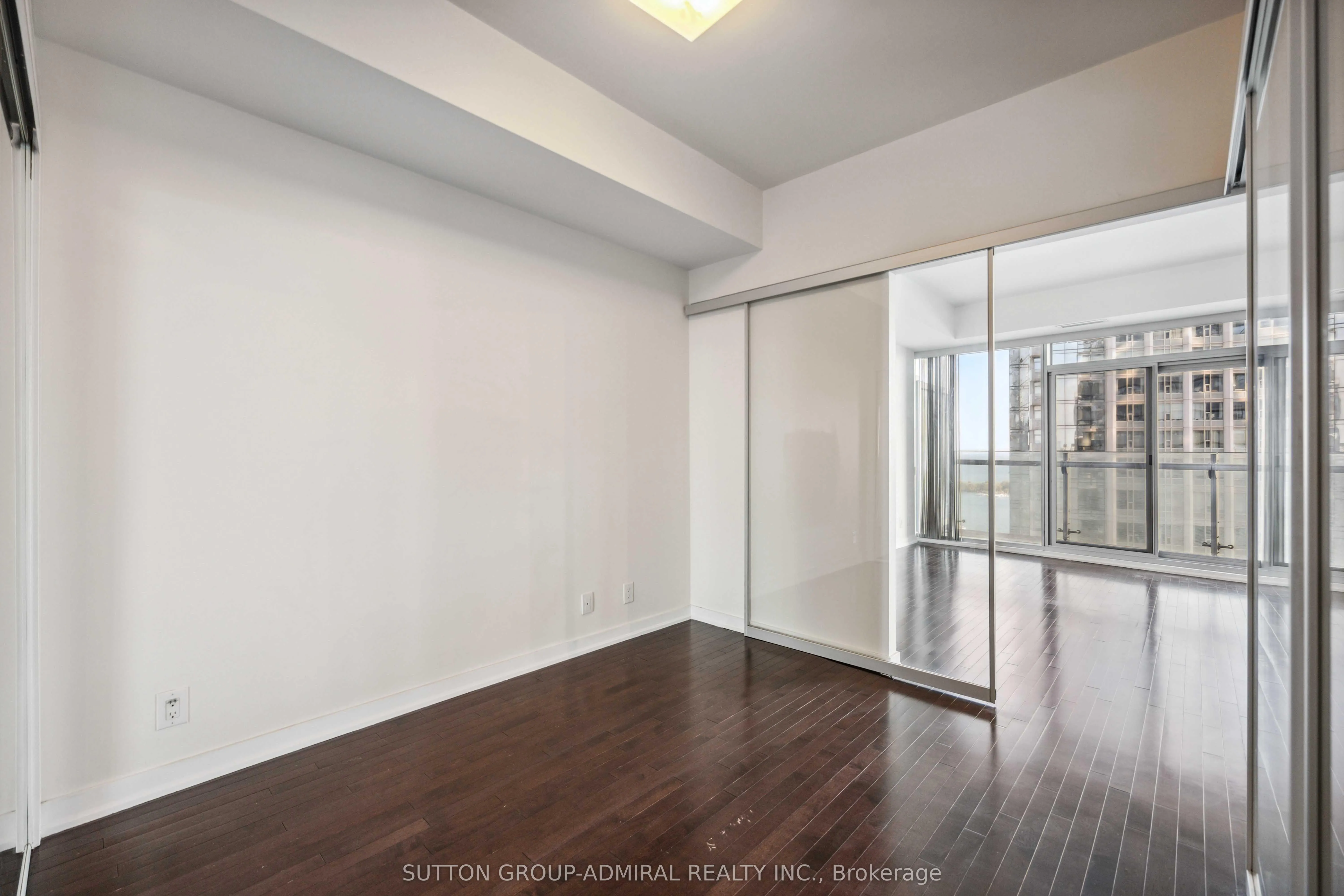 14 York Street, #4704