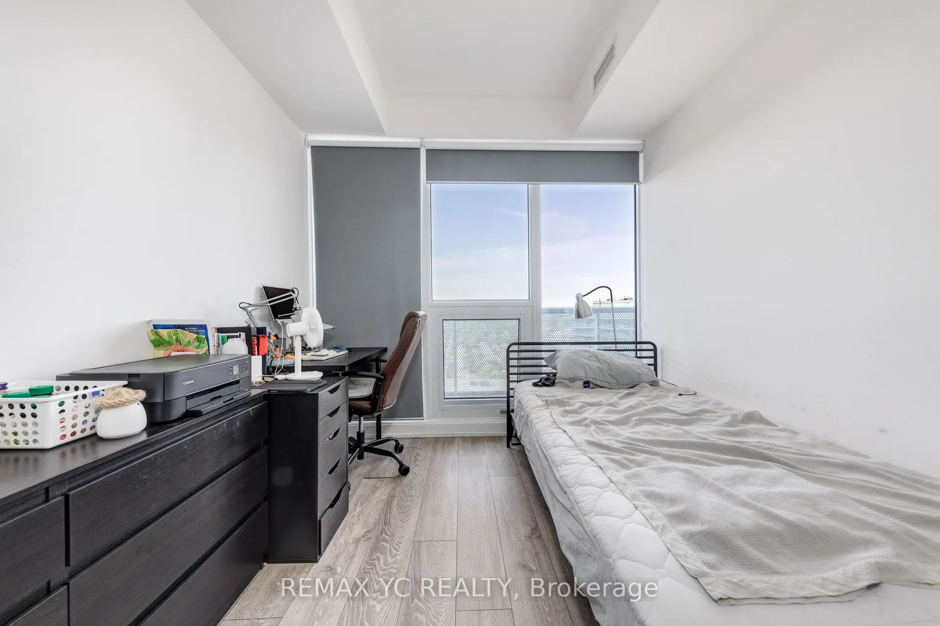 15 Holmes Avenue, #2504