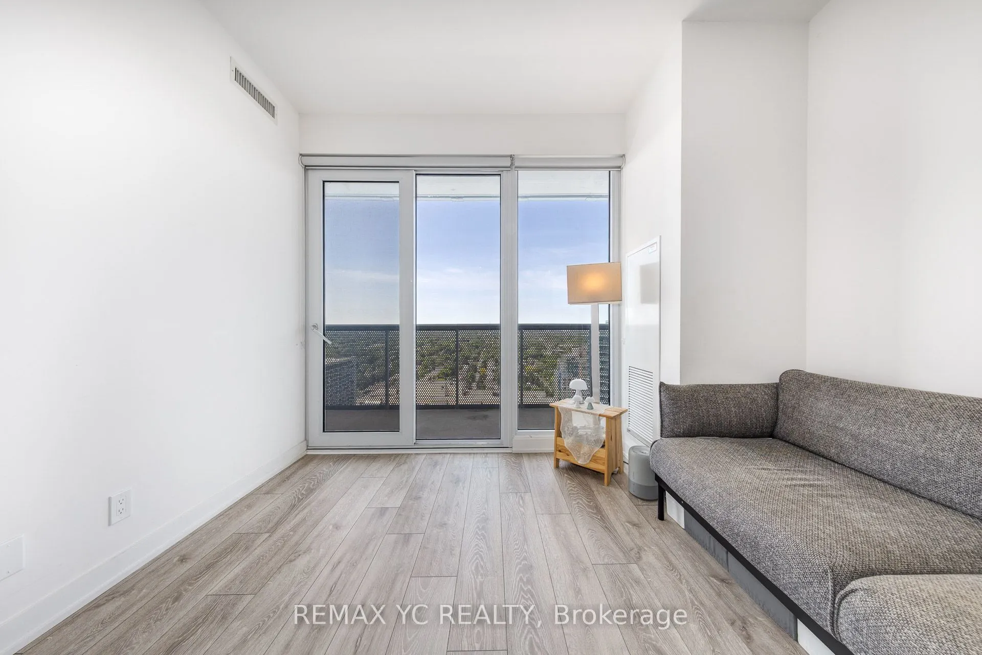15 Holmes Avenue, #2504