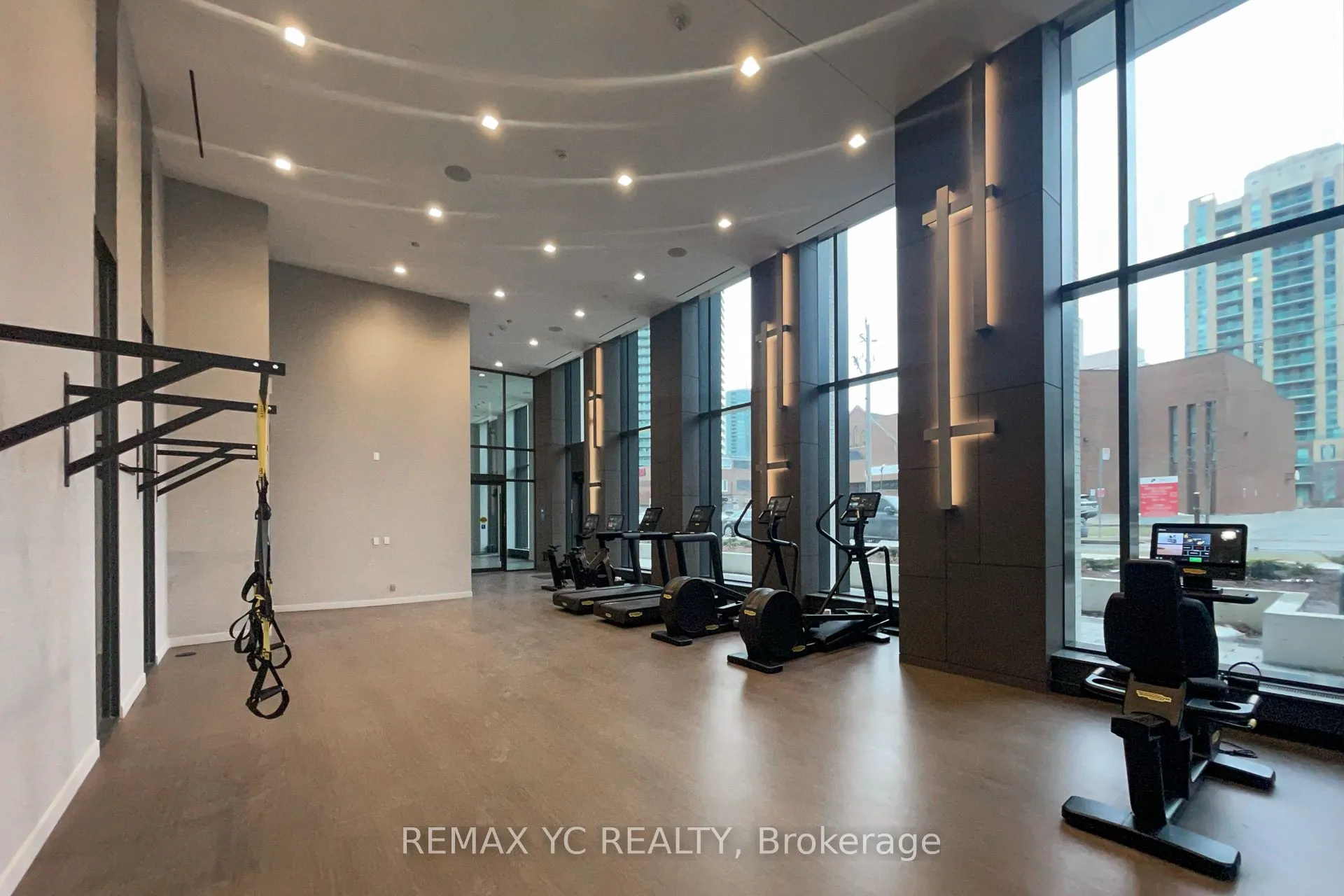15 Holmes Avenue, #2504