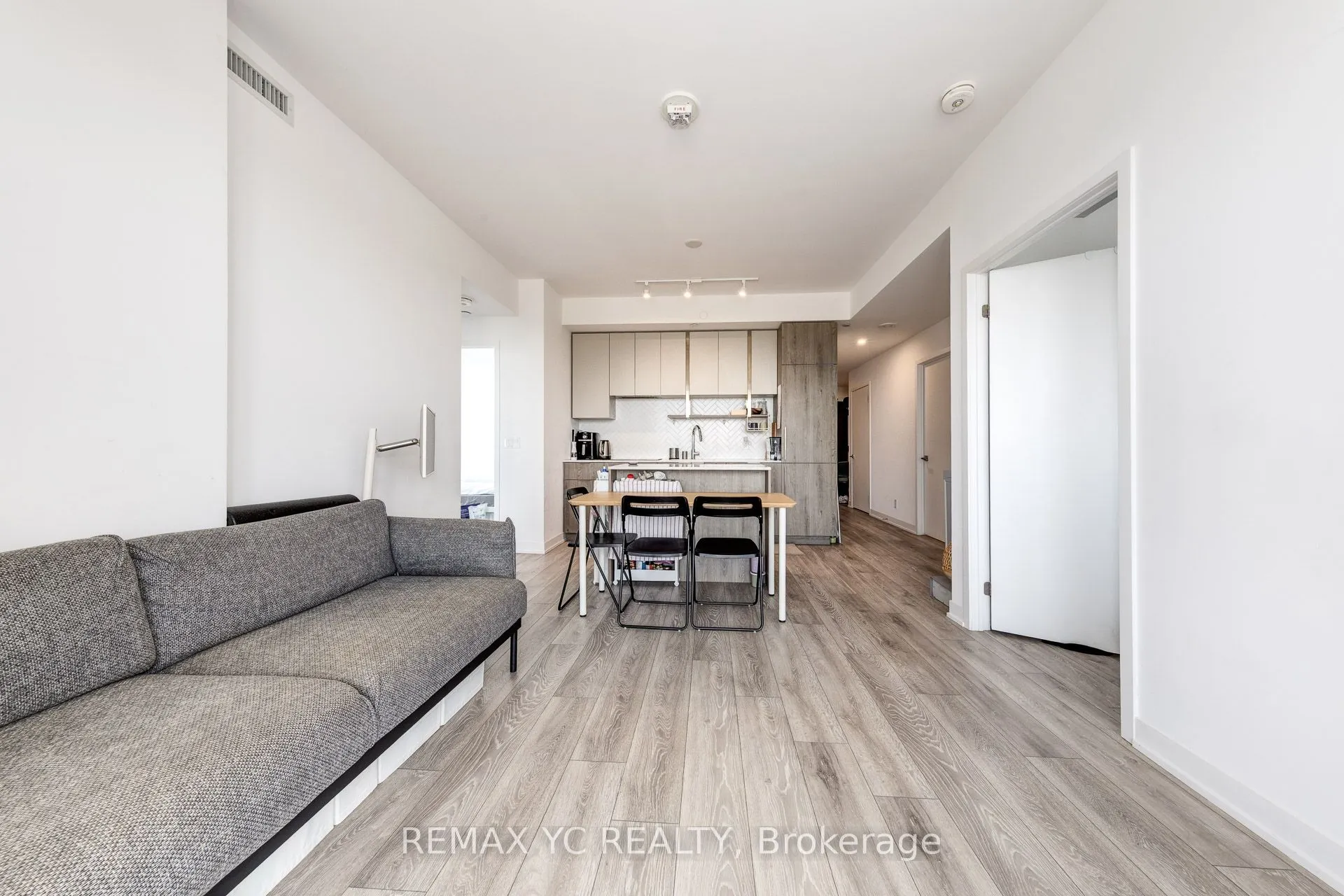 15 Holmes Avenue, #2504