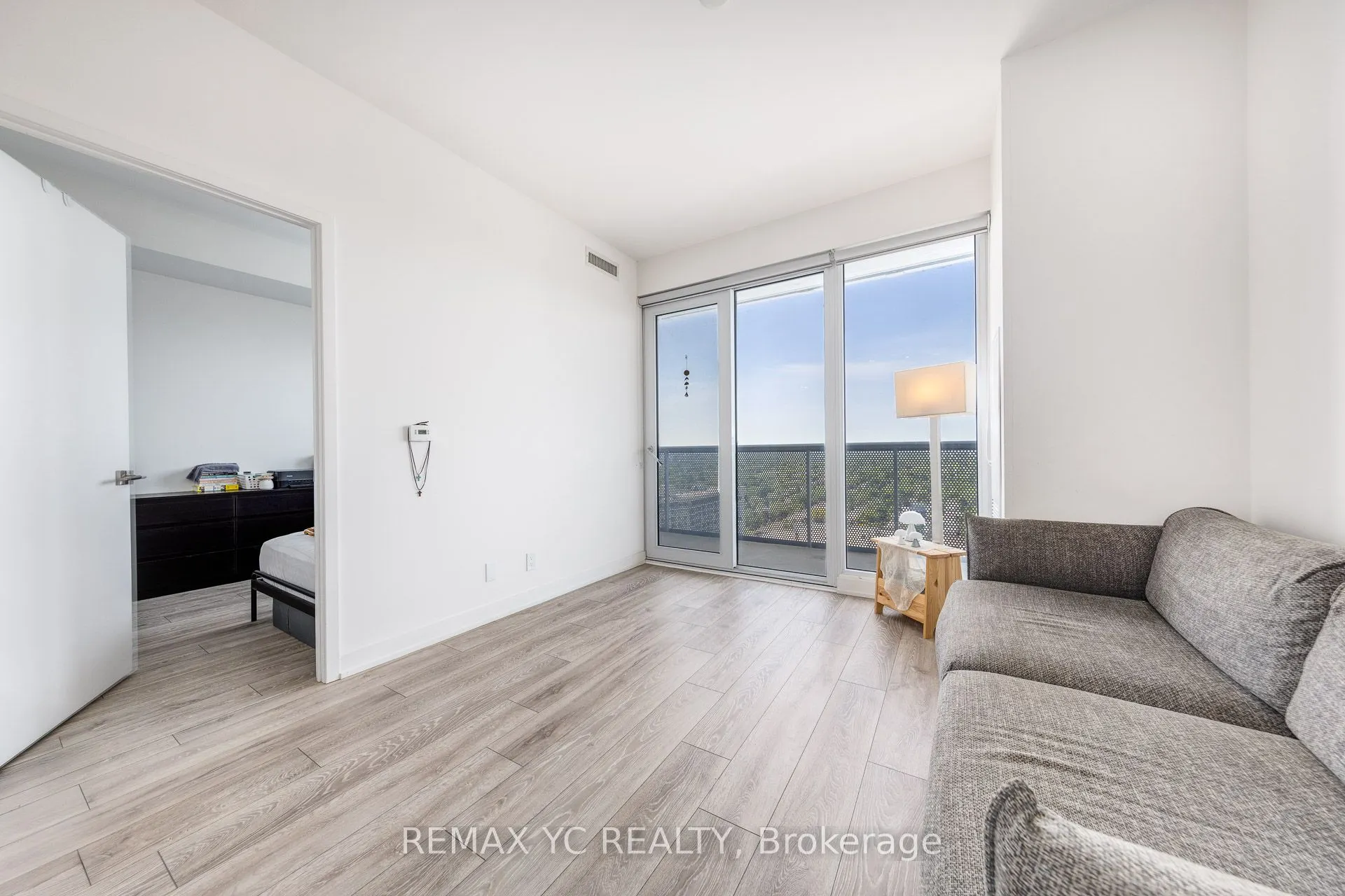 15 Holmes Avenue, #2504