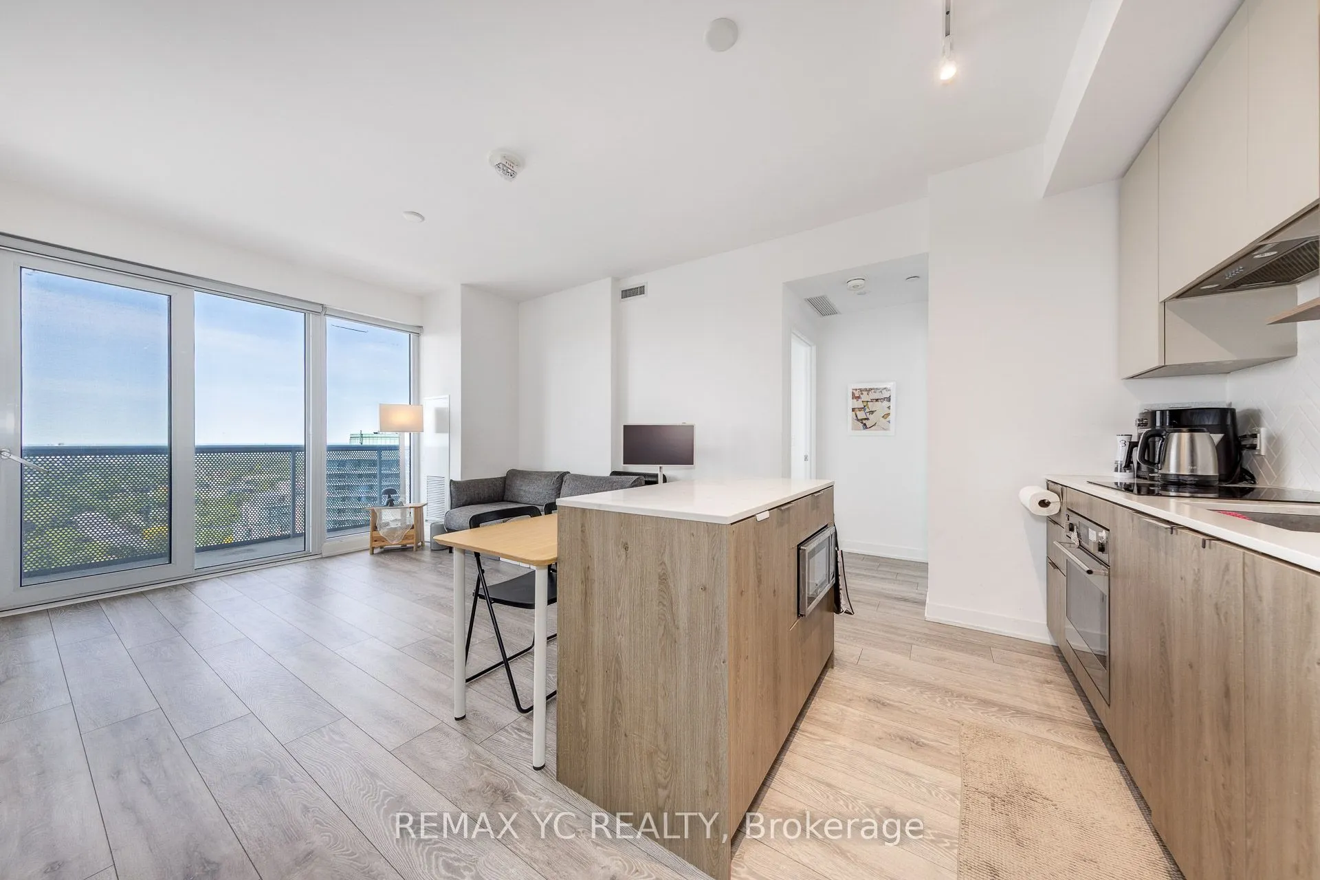 15 Holmes Avenue, #2504
