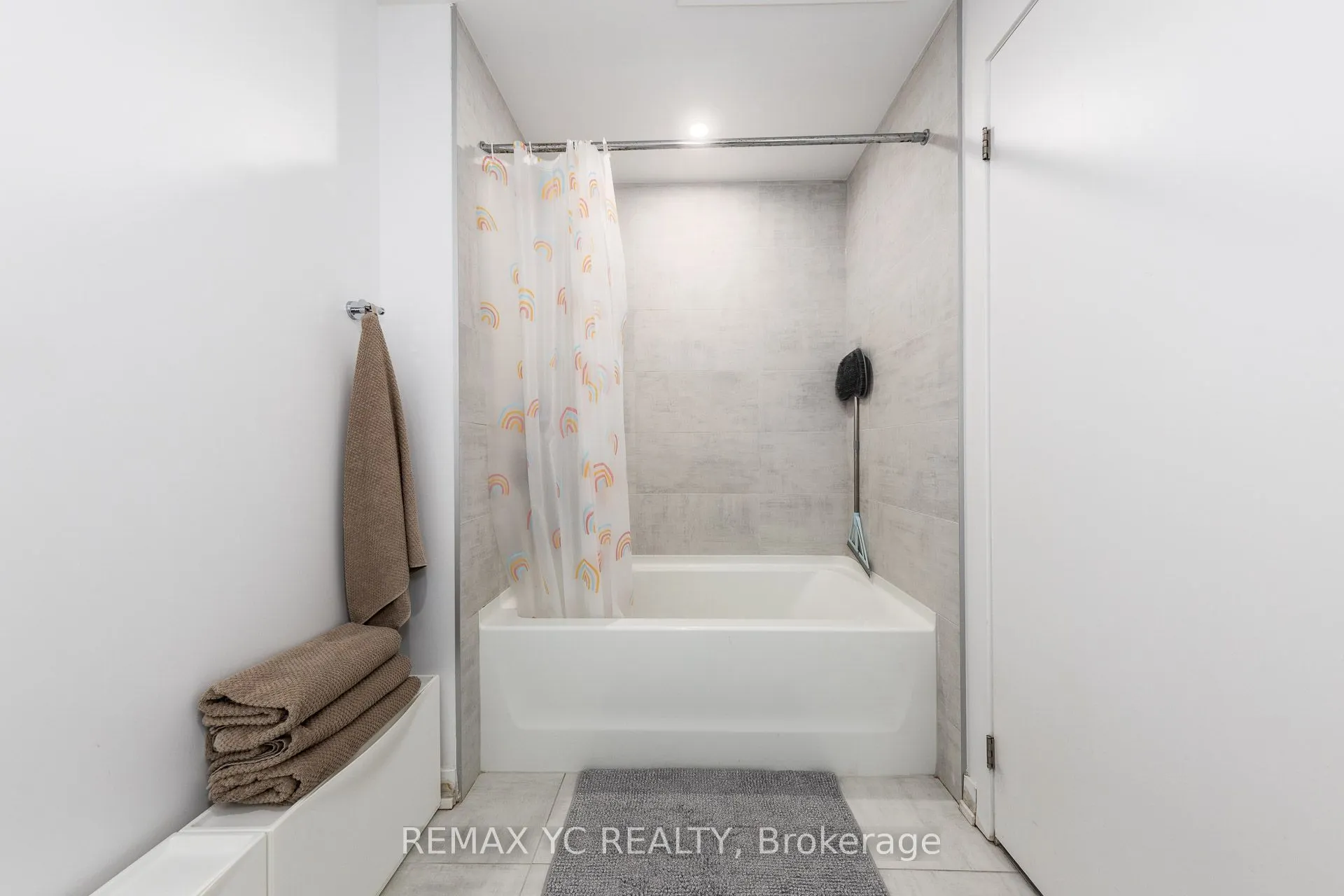 15 Holmes Avenue, #2504