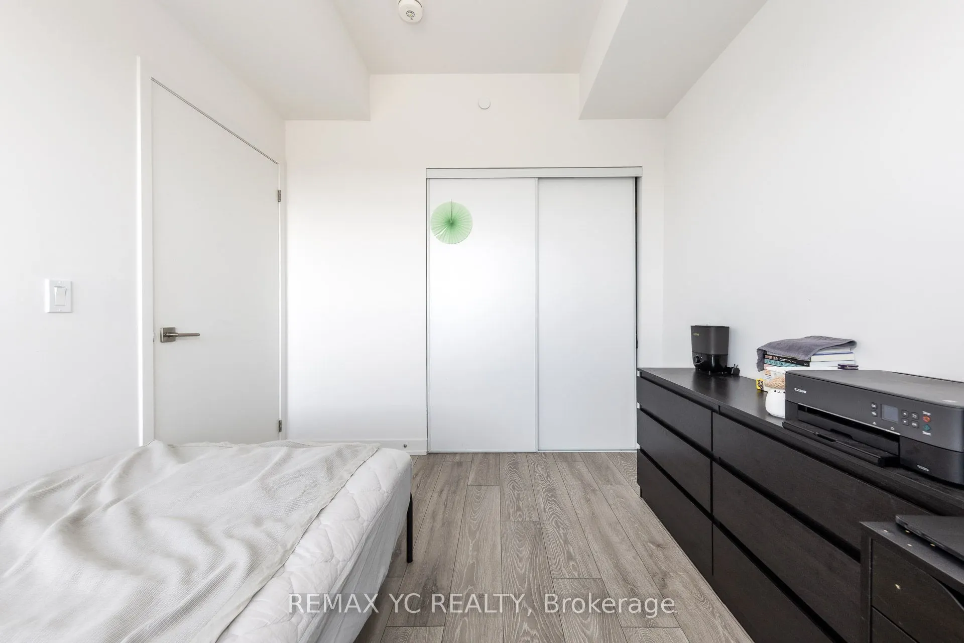 15 Holmes Avenue, #2504
