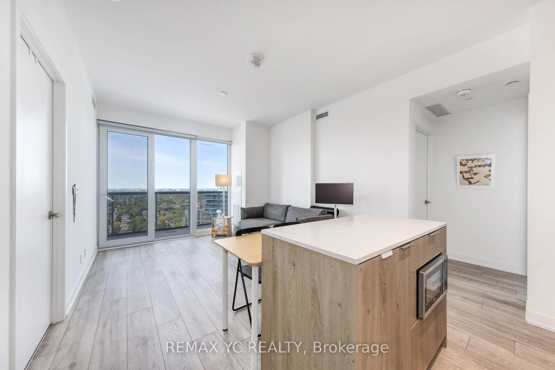15 Holmes Avenue, #2504