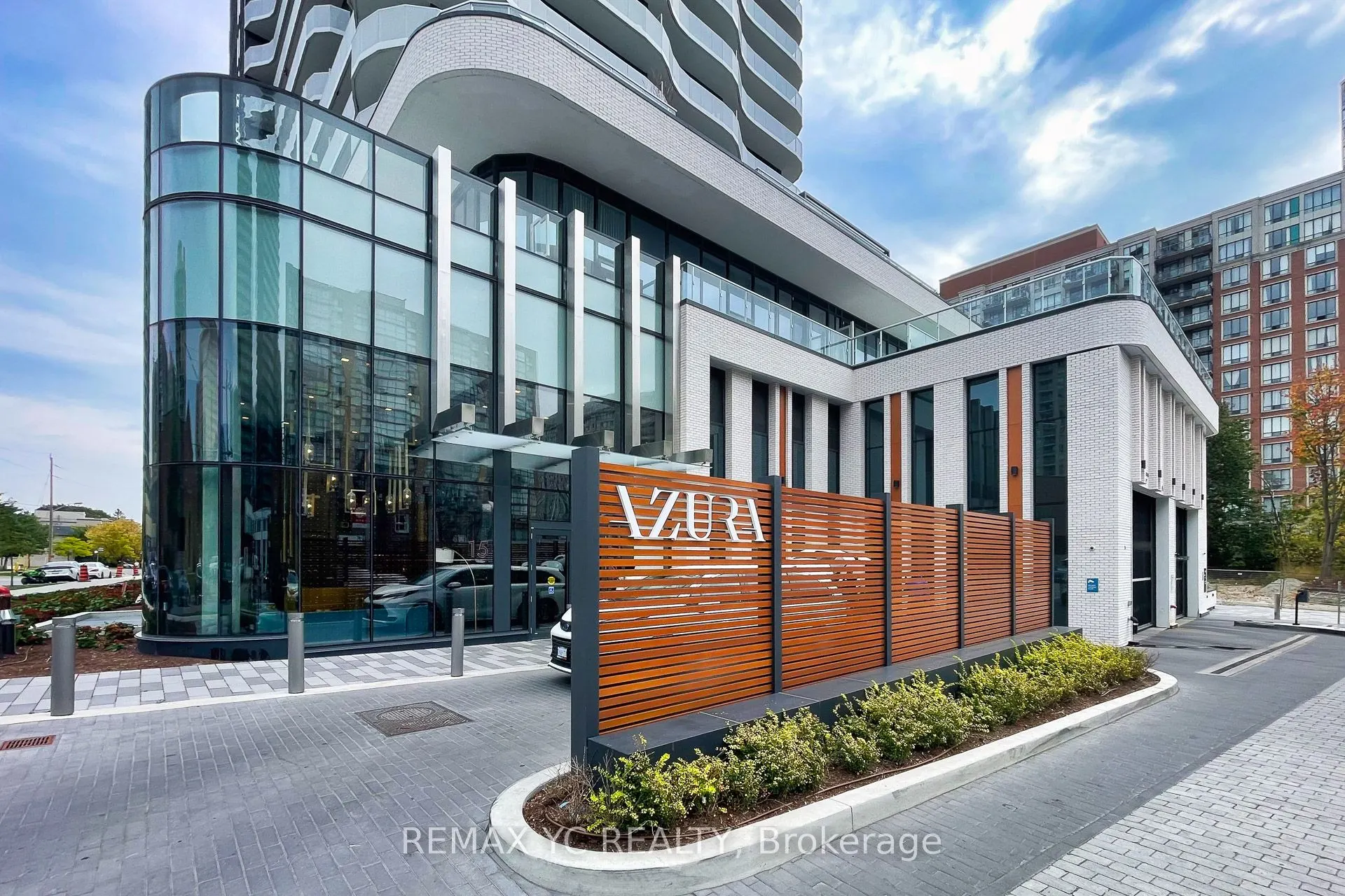 15 Holmes Avenue, #2504
