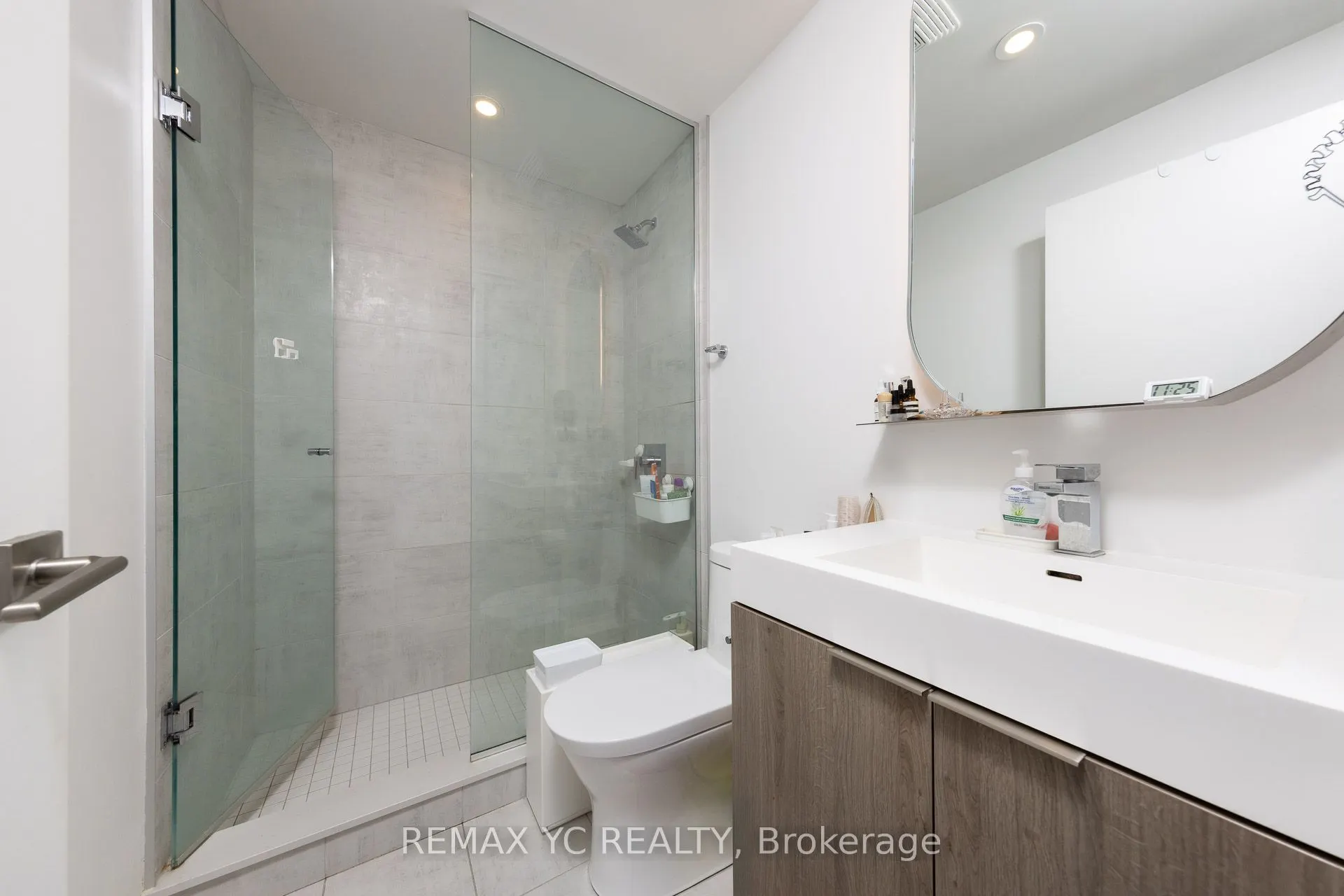 15 Holmes Avenue, #2504