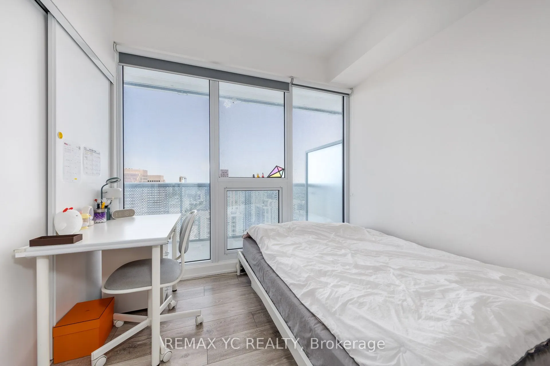 15 Holmes Avenue, #2504